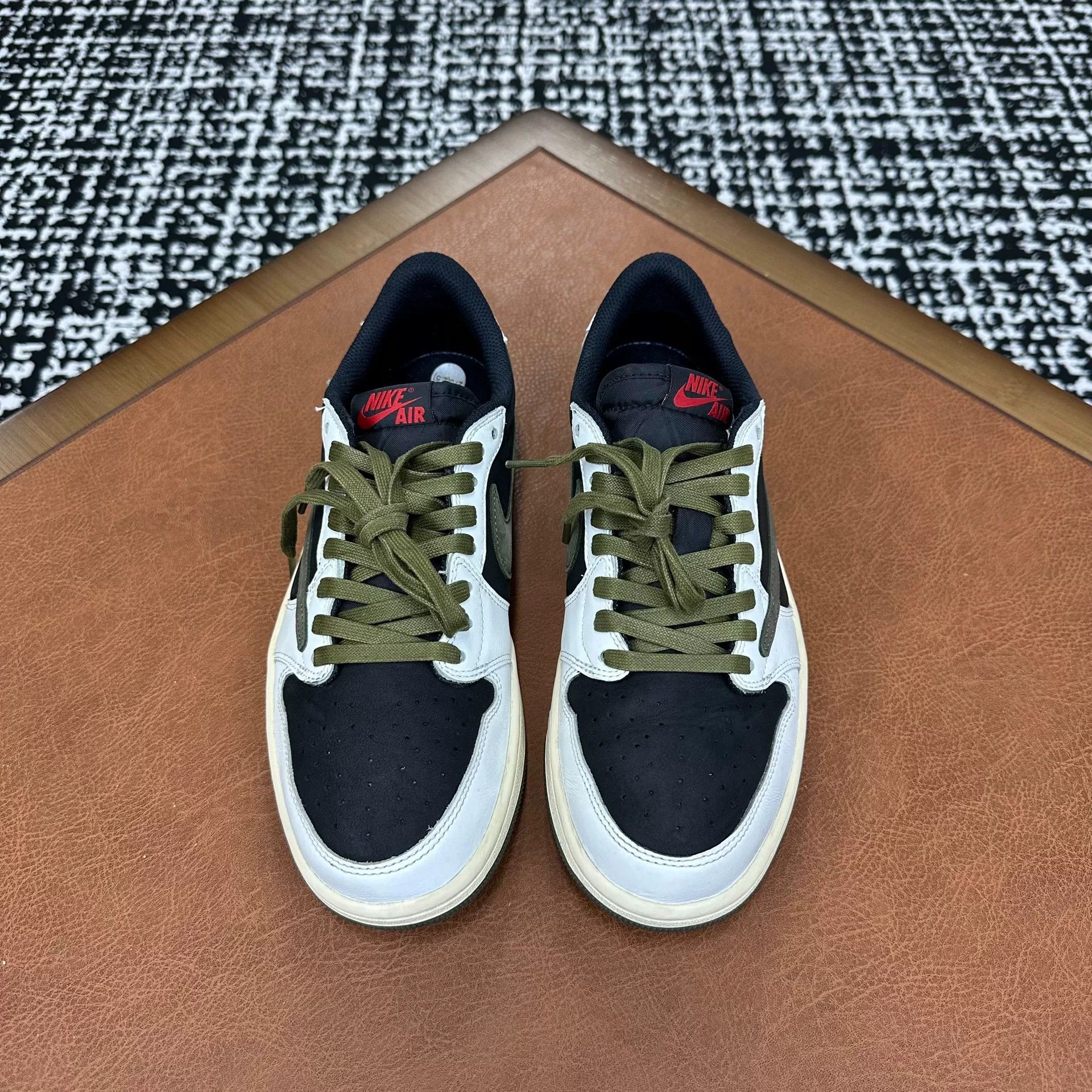 Nike Nike AJ1 Collab Lowtop Sneakers 9 Men Size US 9 / EU 42 - 2 Thumbnail