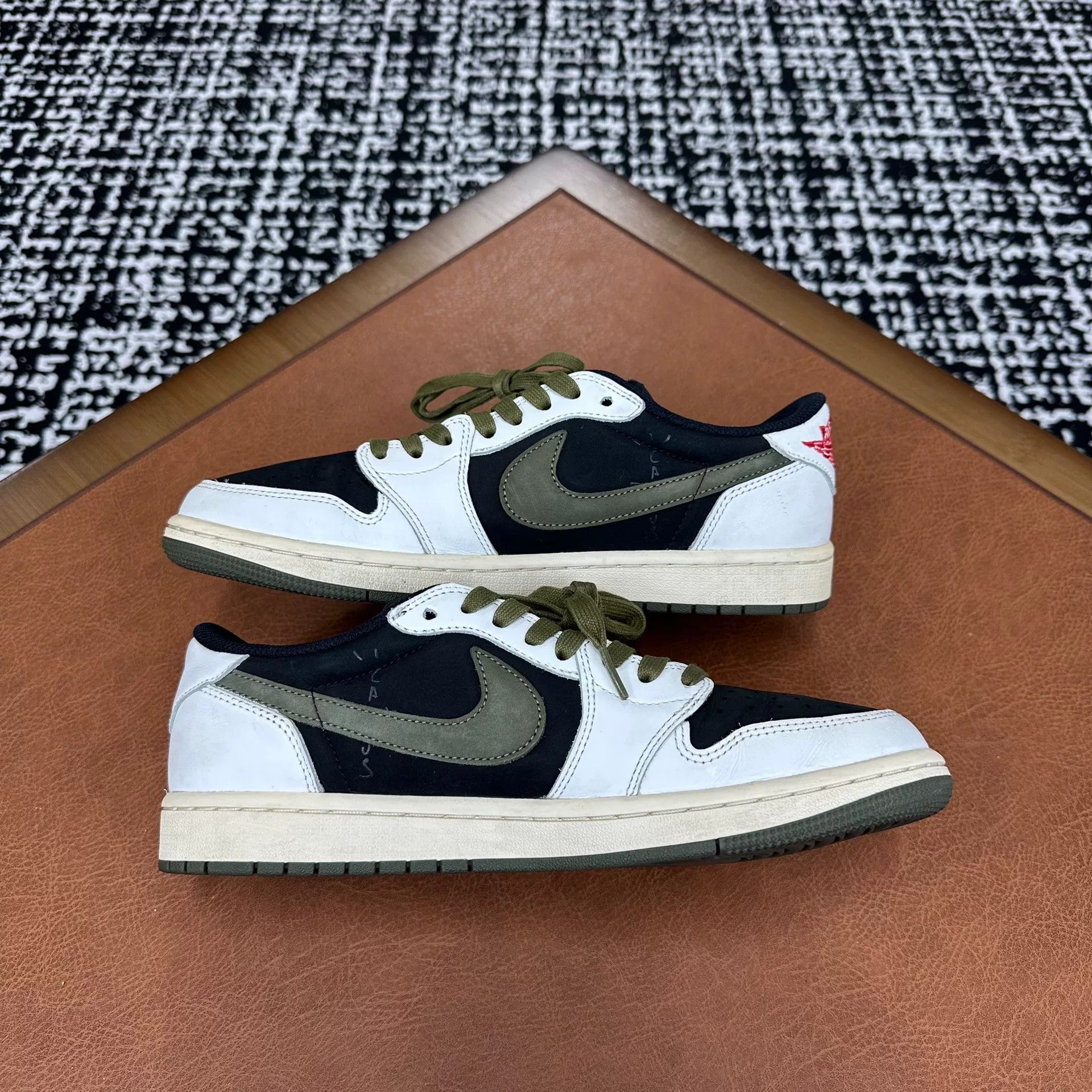 Nike Nike AJ1 Collab Lowtop Sneakers 9 Men Size US 9 / EU 42 - 5 Thumbnail