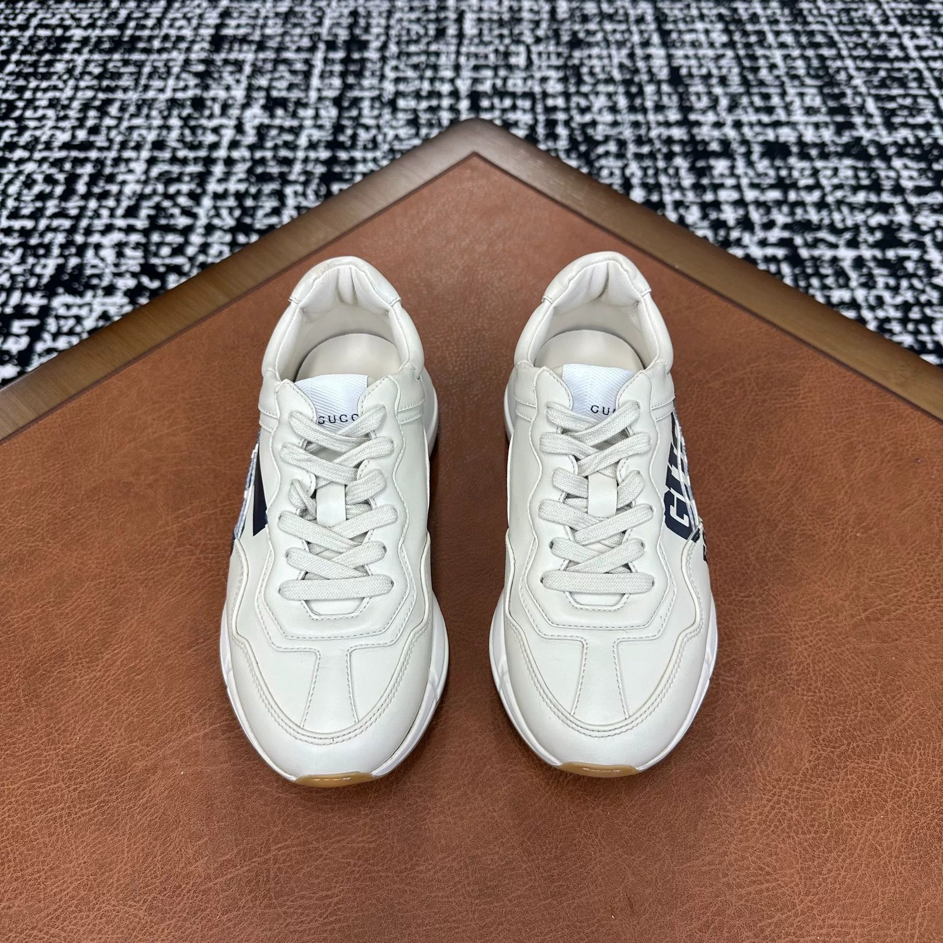 Gucci Gucci Printed Lowtop Sneakers it_34-5 Women Size US 4.5 / IT 34.5 - 2 Thumbnail