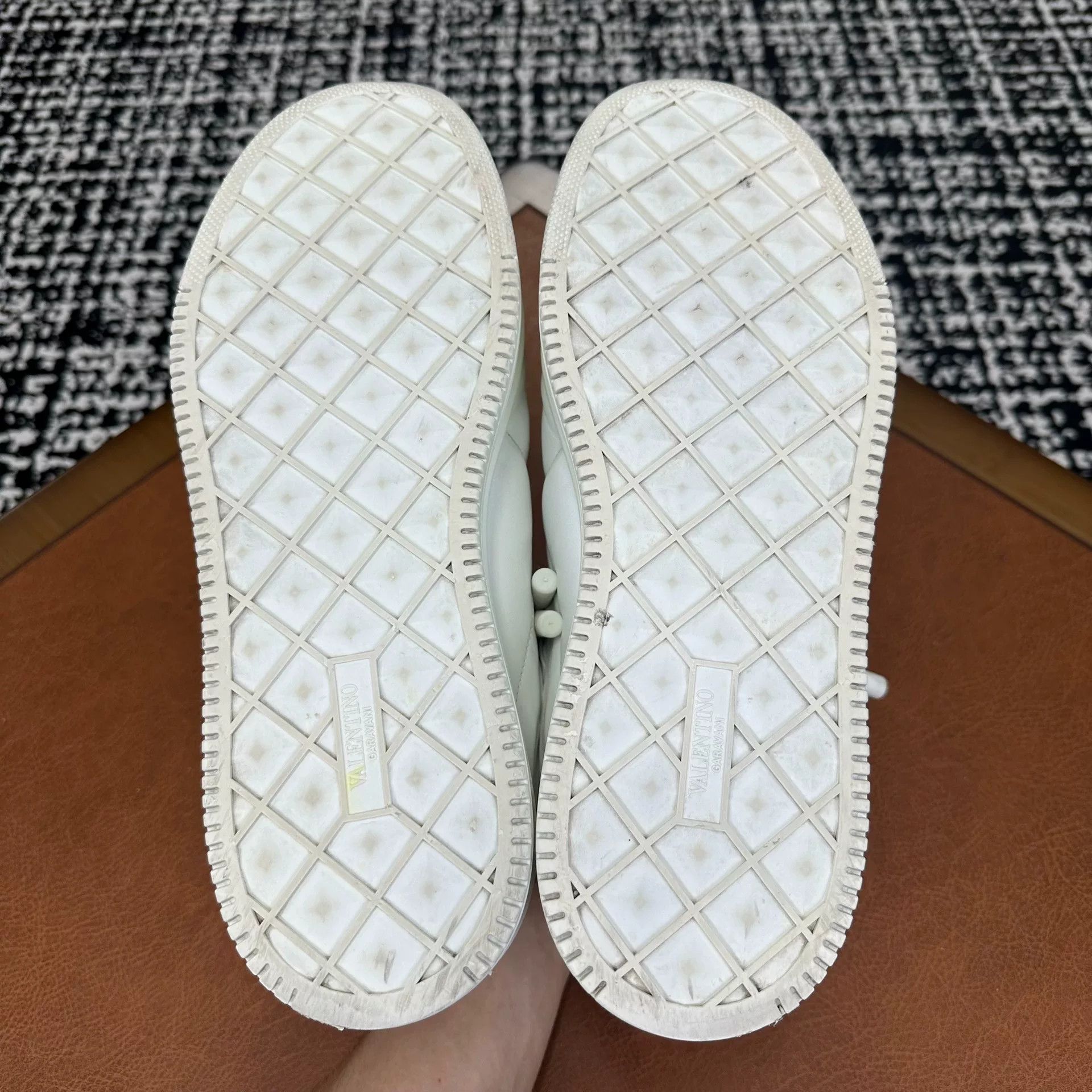 Valentino Valentino Casual White Lowtop Sneakers 11 Men Size US 11 / EU 44 - 7 Thumbnail