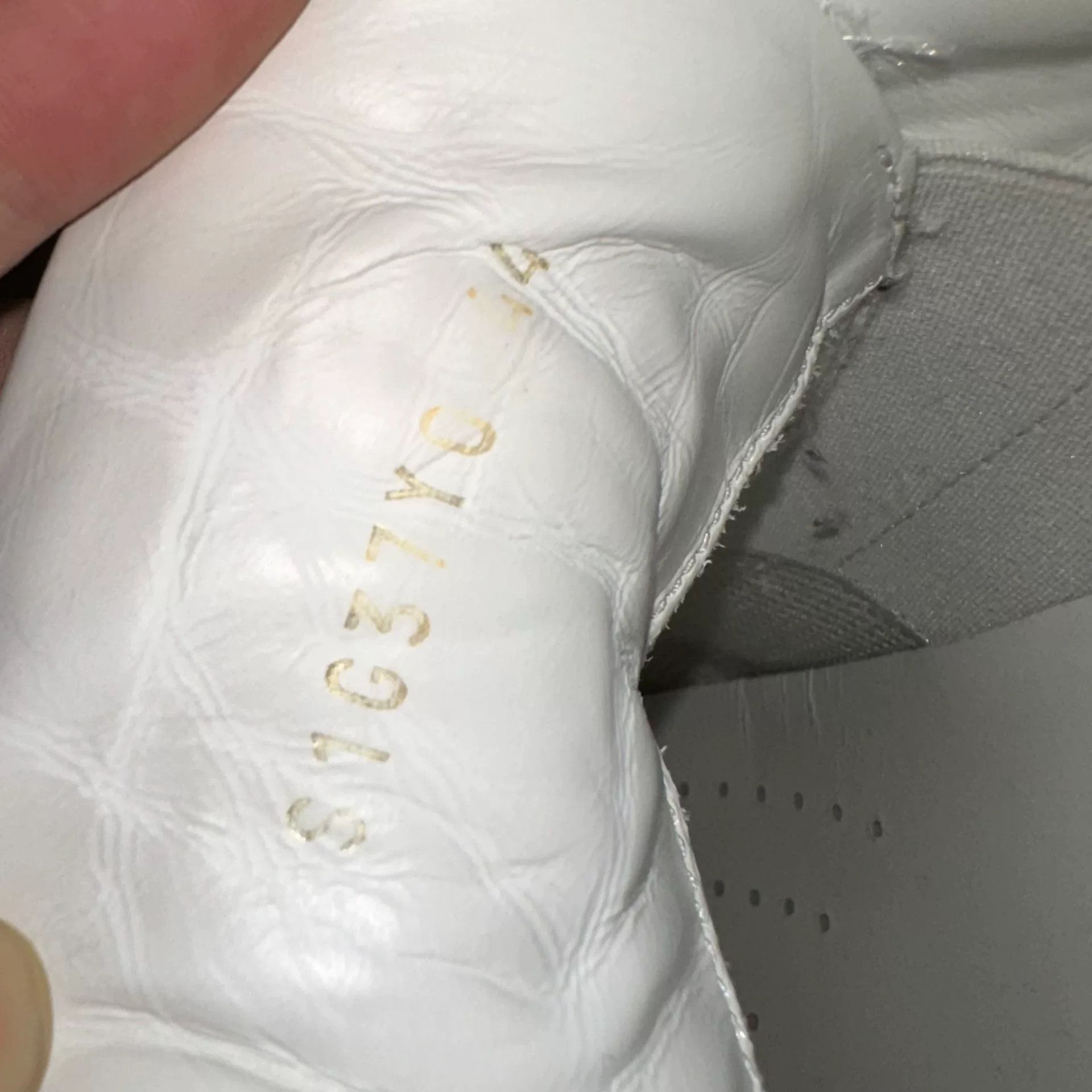 Valentino Valentino Casual White Lowtop Sneakers 11 Men Size US 11 / EU 44 - 8 Thumbnail