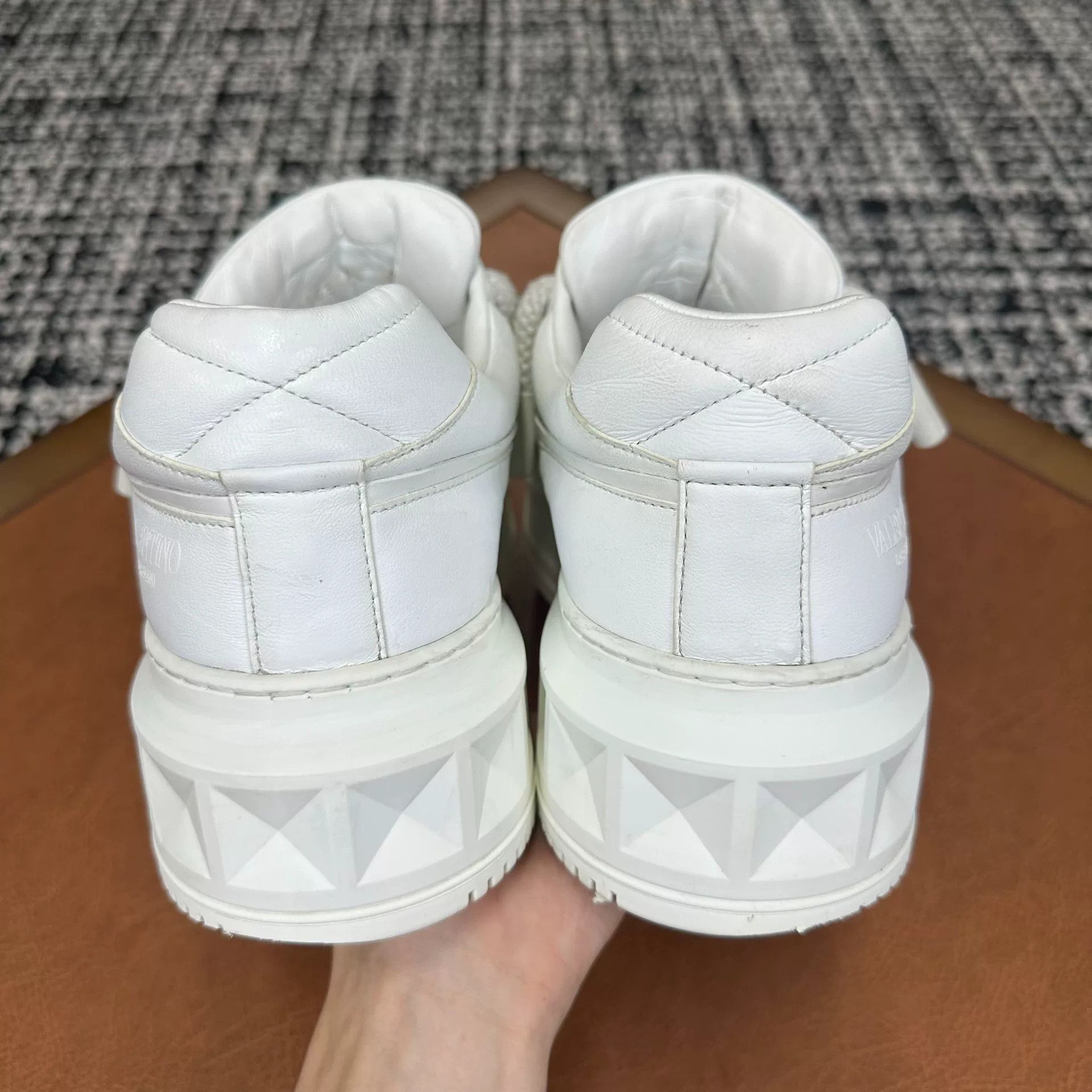 Valentino Valentino Casual White Lowtop Sneakers 11 Men Size US 11 / EU 44 - 4 Thumbnail