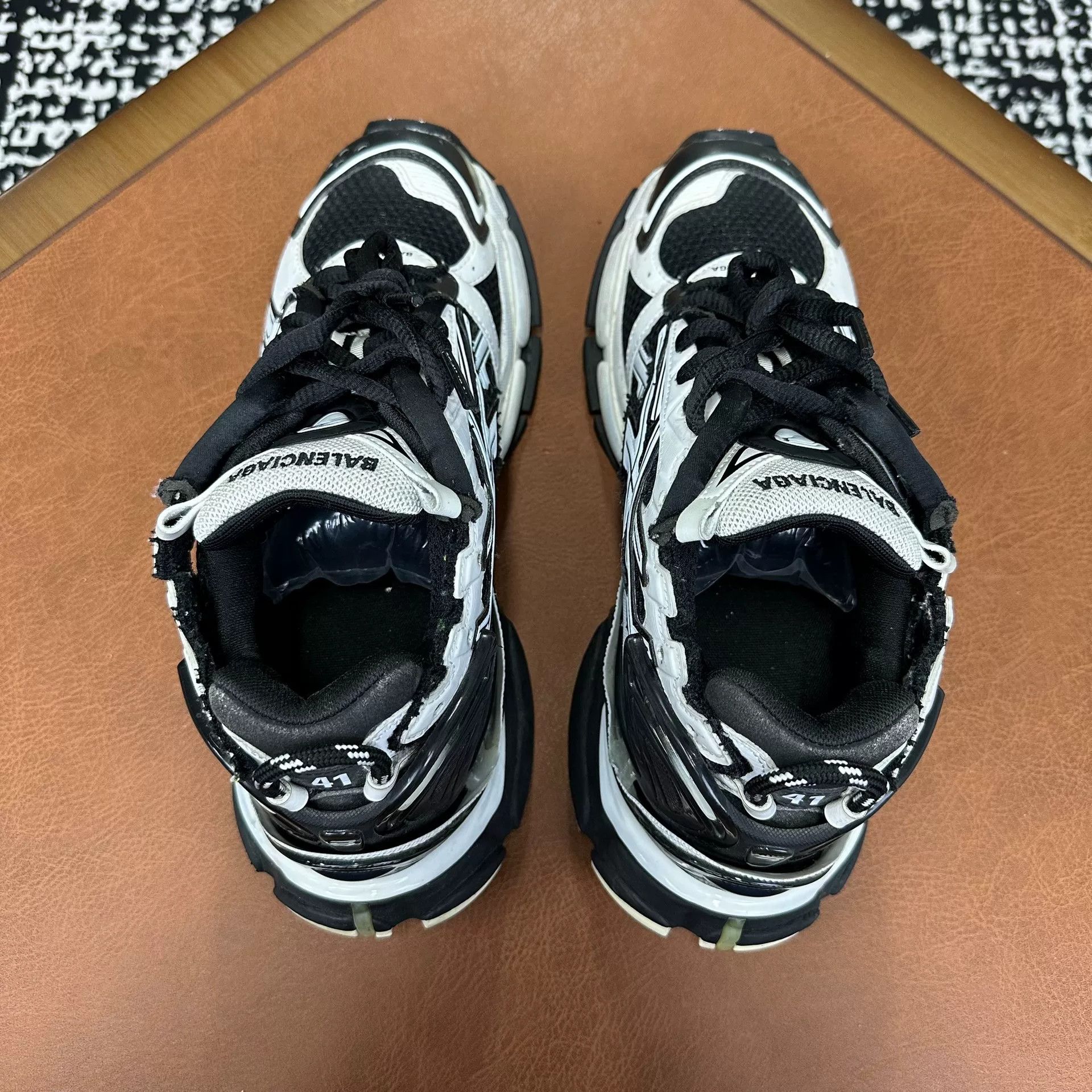 Balenciaga Balenciaga Running Black Lowtop Sneakers 8 Men Size US 8 / EU 41 - 3 Thumbnail