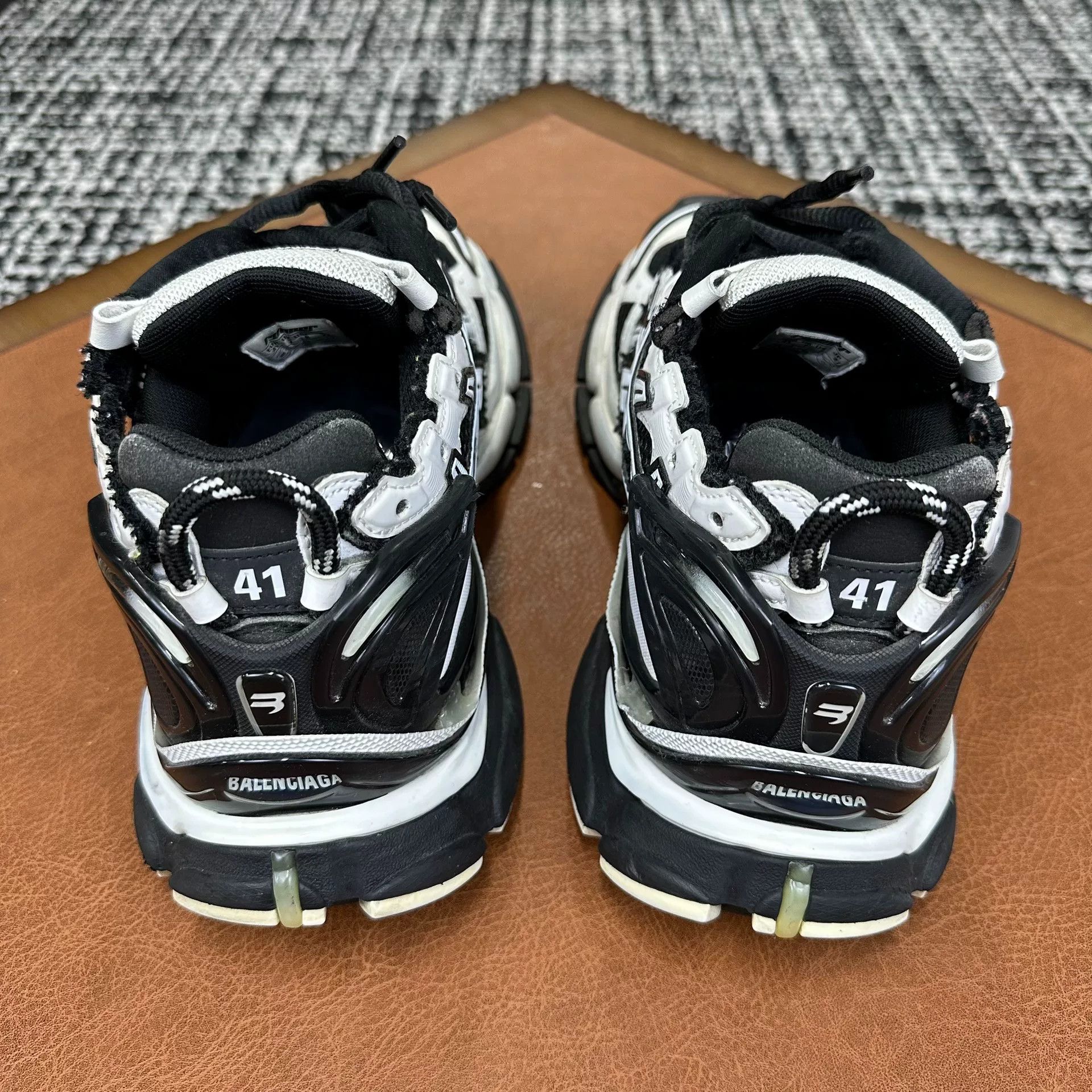 Balenciaga Balenciaga Running Black Lowtop Sneakers 8 Men Size US 8 / EU 41 - 4 Thumbnail