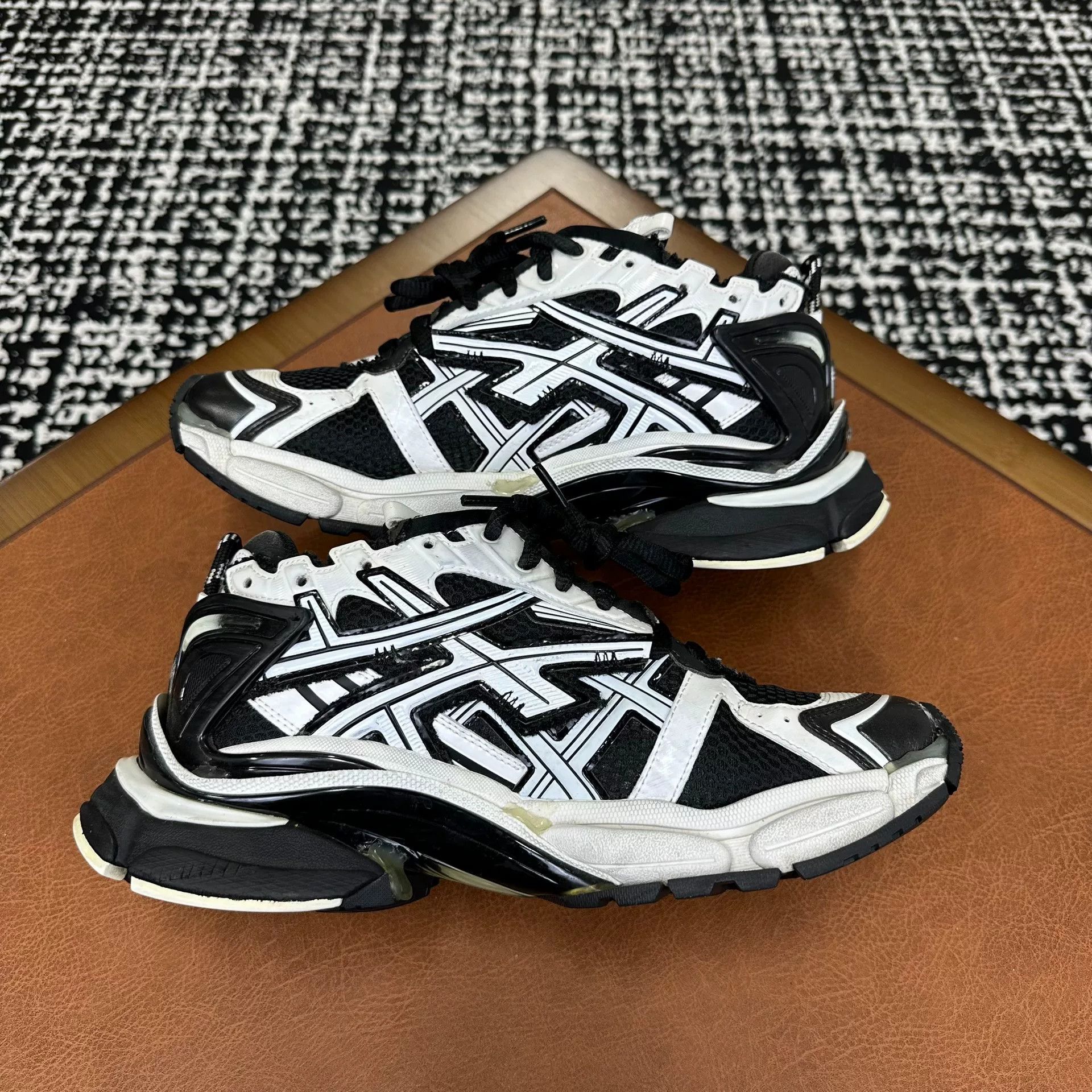 Balenciaga Balenciaga Running Black Lowtop Sneakers 8 Men Size US 8 / EU 41 - 7 Thumbnail