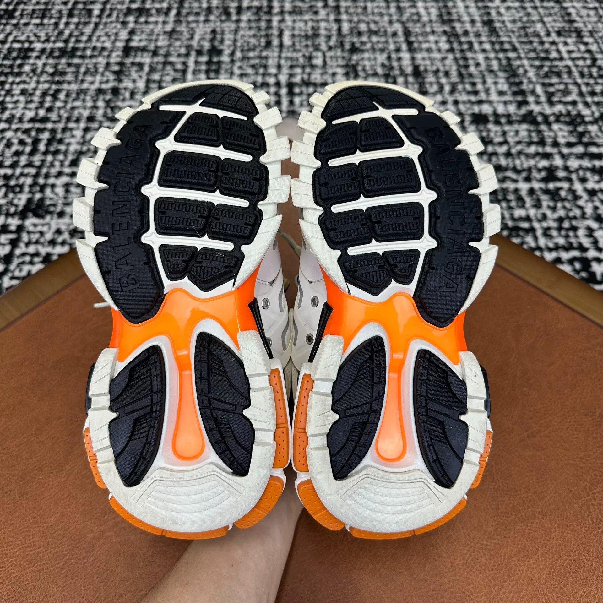 Balenciaga Balenciaga White Lowtop Sneakers it_36 Women Size US 6 / IT 36 - 9 Thumbnail