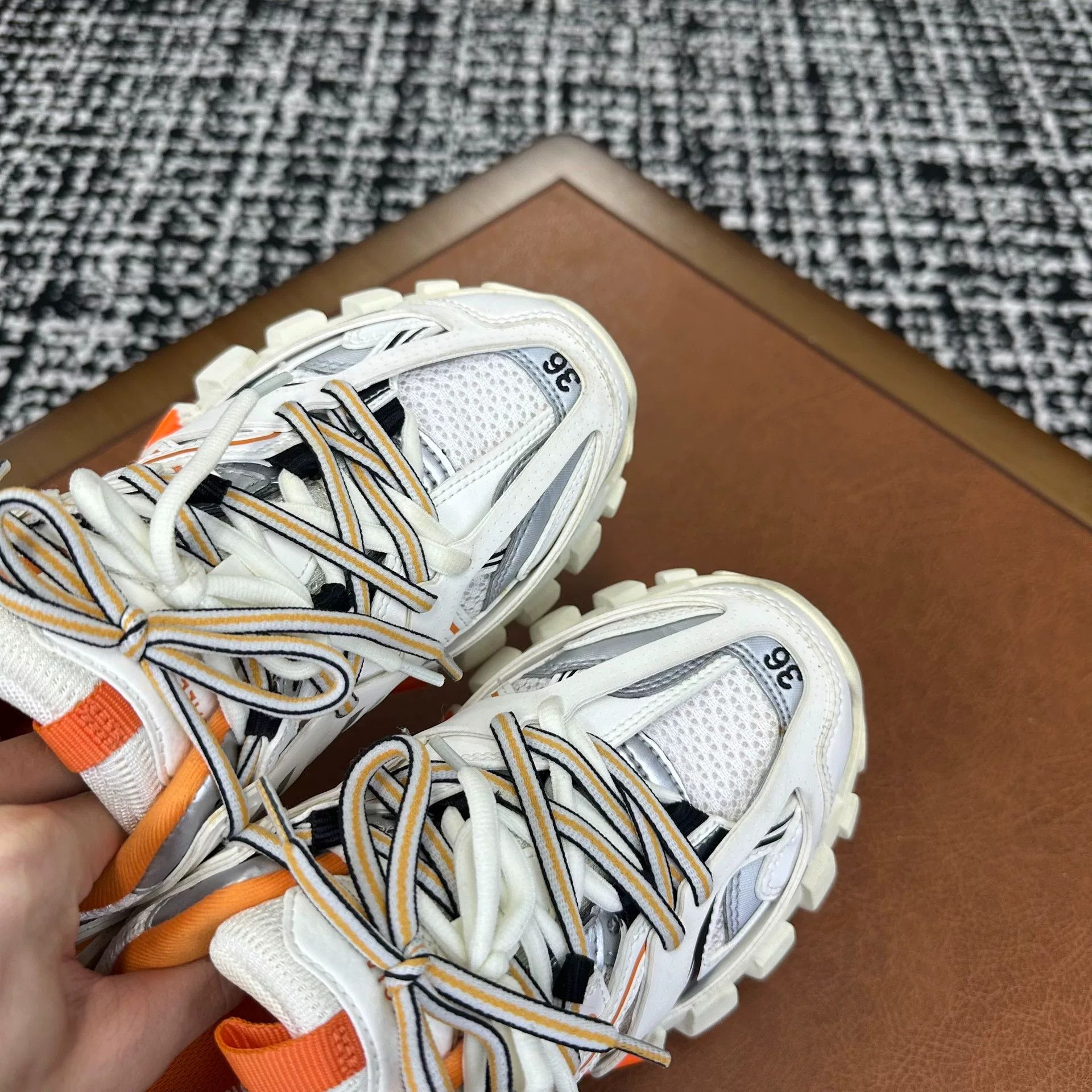 Balenciaga Balenciaga White Lowtop Sneakers it_36 Women Size US 6 / IT 36 - 6 Thumbnail