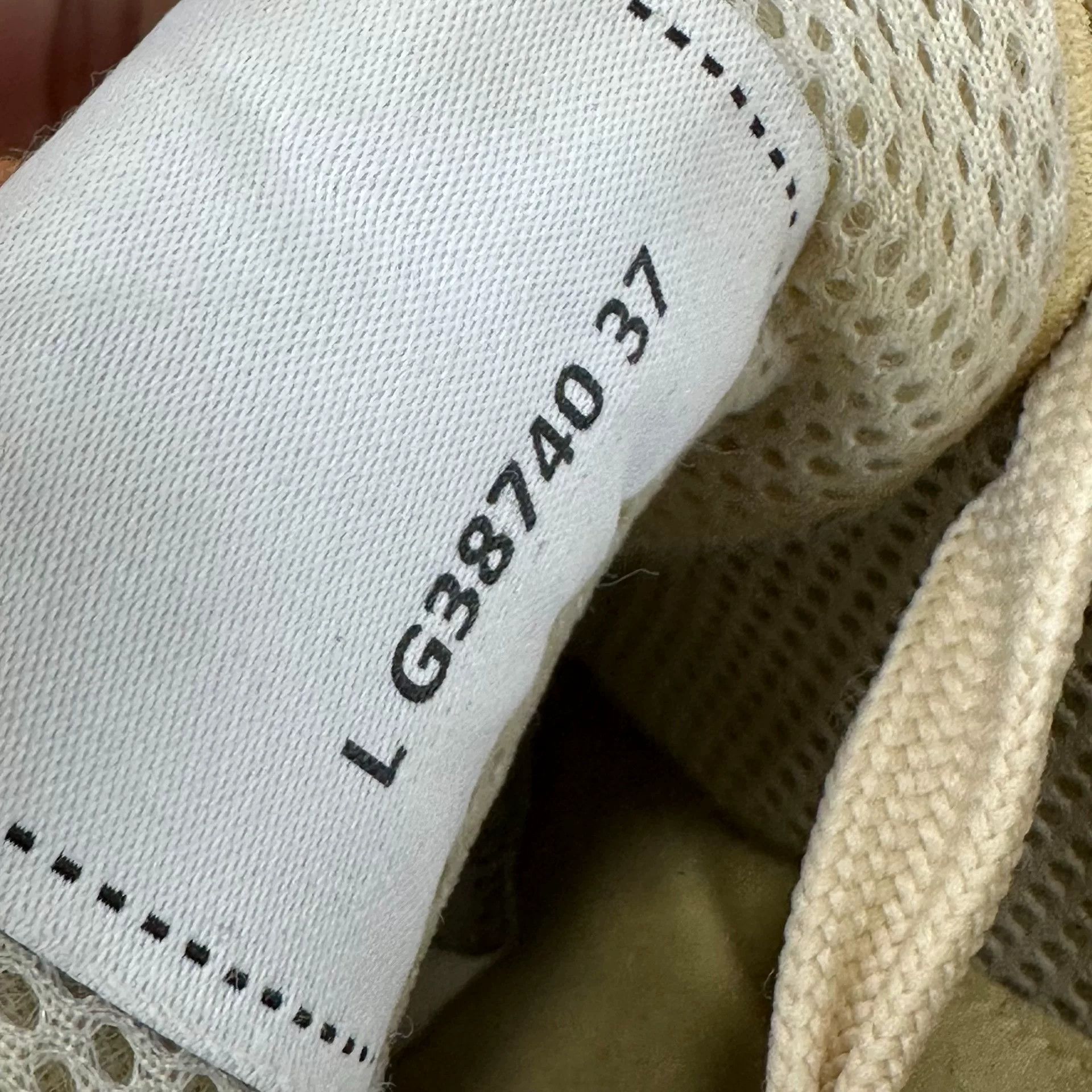 Chanel Chanel Yellow Lowtop Sneakers it_37 Women Size US 7 / IT 37 - 8 Thumbnail