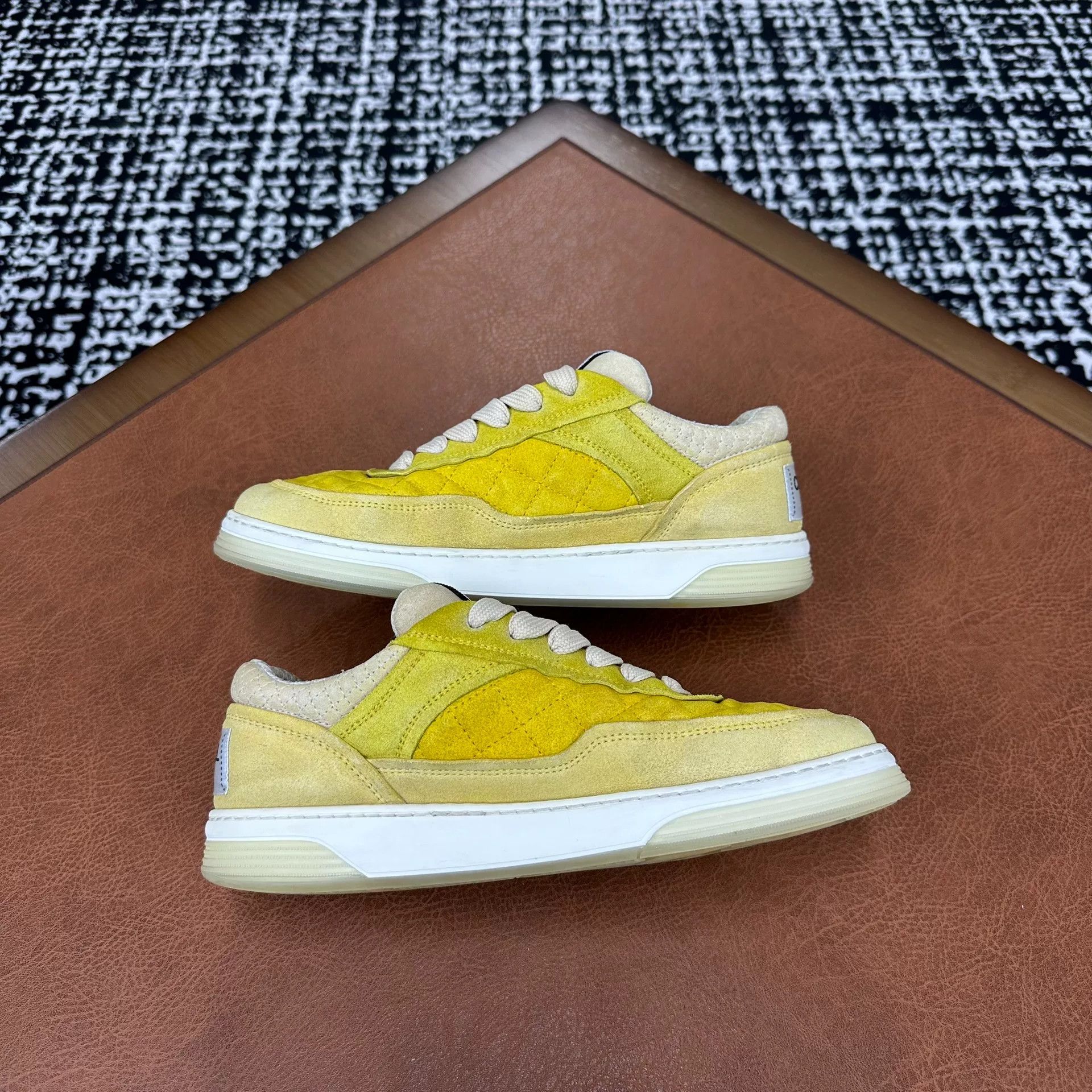 Chanel Chanel Yellow Lowtop Sneakers it_37 Women Size US 7 / IT 37 - 6 Thumbnail