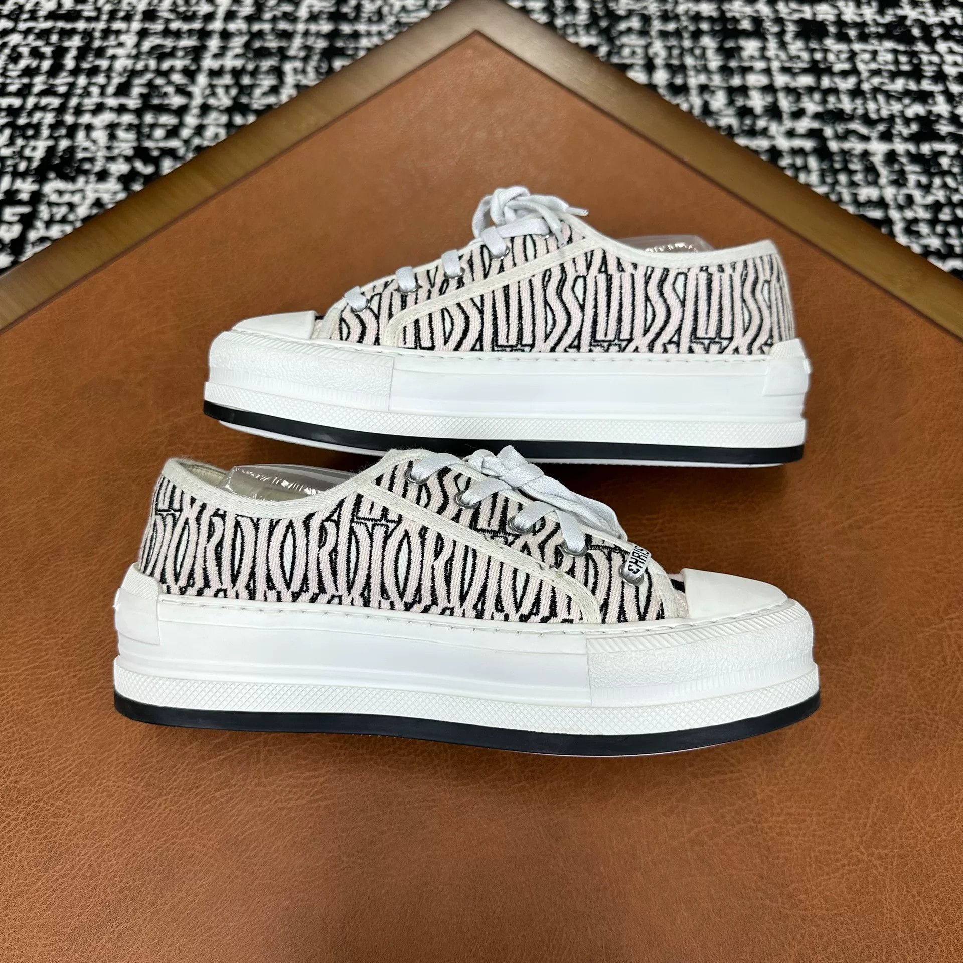 Dior Dior Lowtop Sneakers it_37 Women Size US 7 / IT 37 - 6 Thumbnail