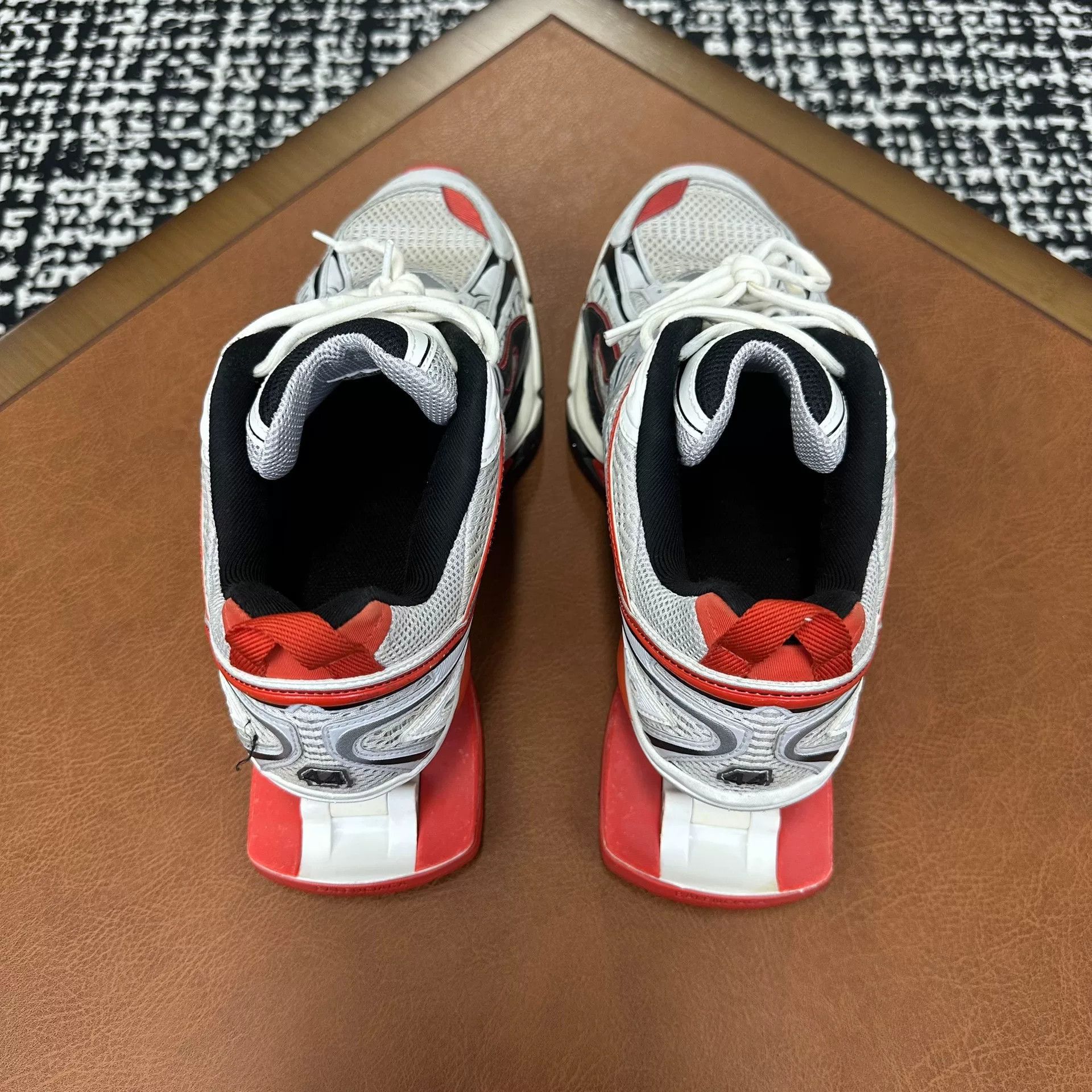 Balenciaga Balenciaga Orange Lowtop Sneakers 11 Men Size US 11 / EU 44 - 3 Thumbnail