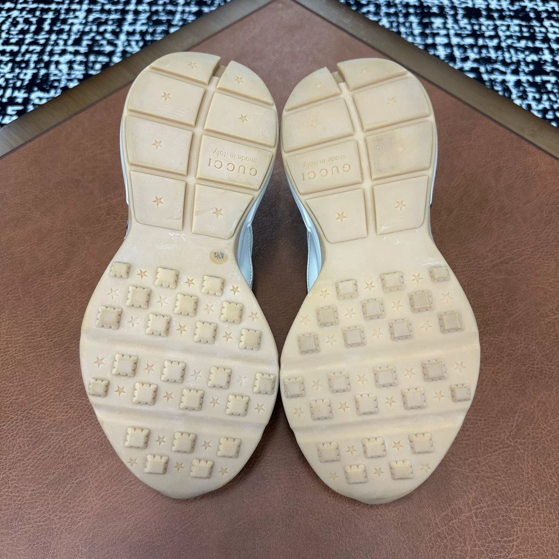 Gucci Gucci Printed Lowtop Sneakers it_38-5 Women Size US 8.5 / IT 38.5 - 7 Thumbnail