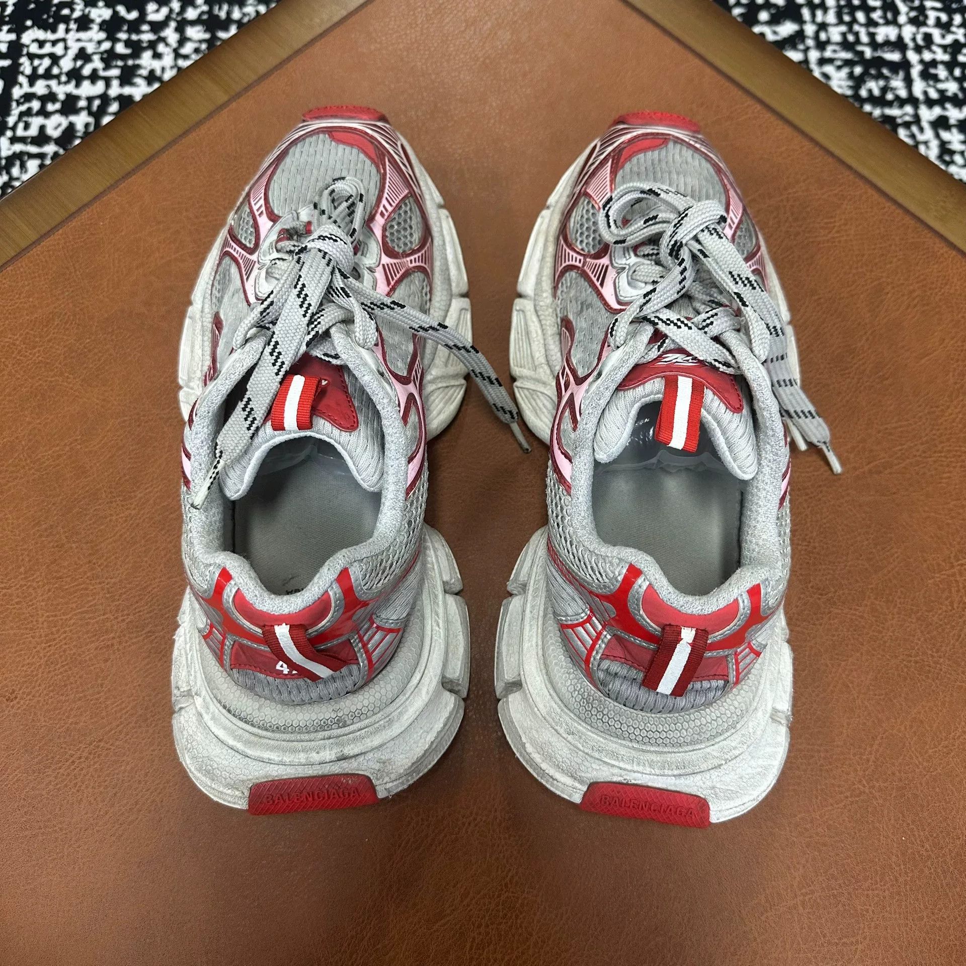 Balenciaga Balenciaga Distressed Red Lowtop Sneakers 9 Men Size US 9 / EU 42 - 4 Thumbnail