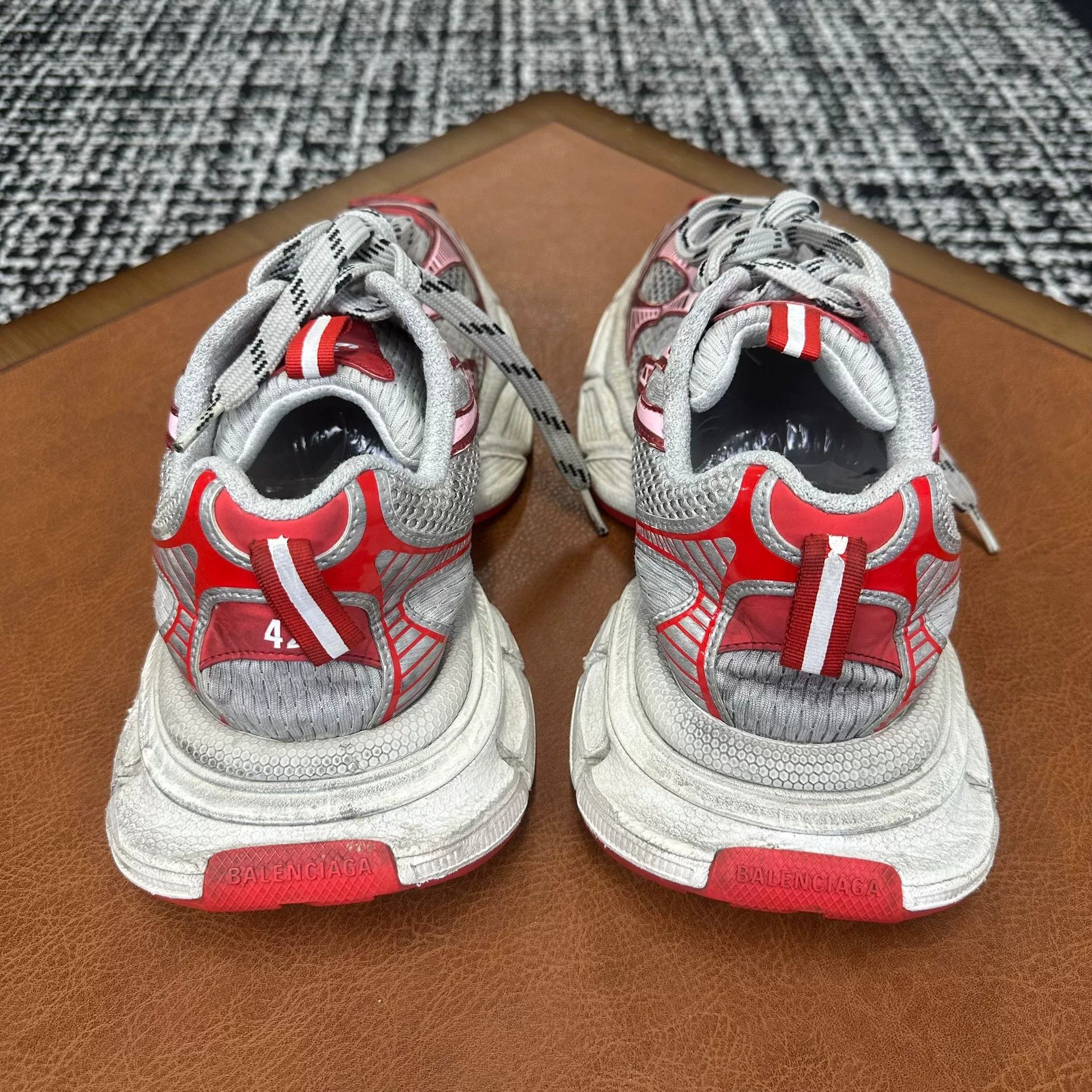Balenciaga Balenciaga Distressed Red Lowtop Sneakers 9 Men Size US 9 / EU 42 - 3 Thumbnail