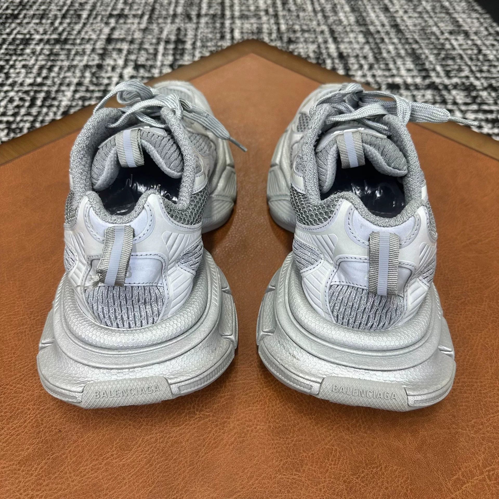 Balenciaga Balenciaga Gray Lowtop Sneakers 10 Men Size US 10 / EU 43 - 3 Thumbnail