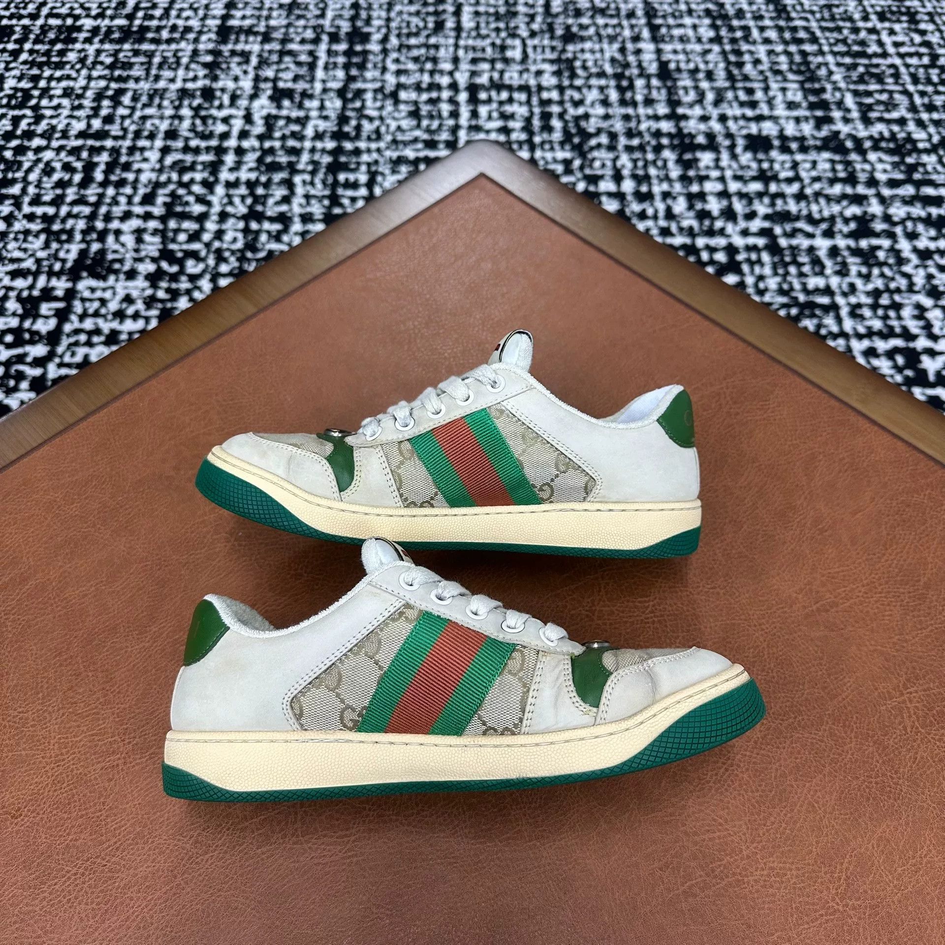 Gucci Gucci Green Lowtop Sneakers it_36-5 Women Size US 6.5 / IT 36.5 - 6 Thumbnail
