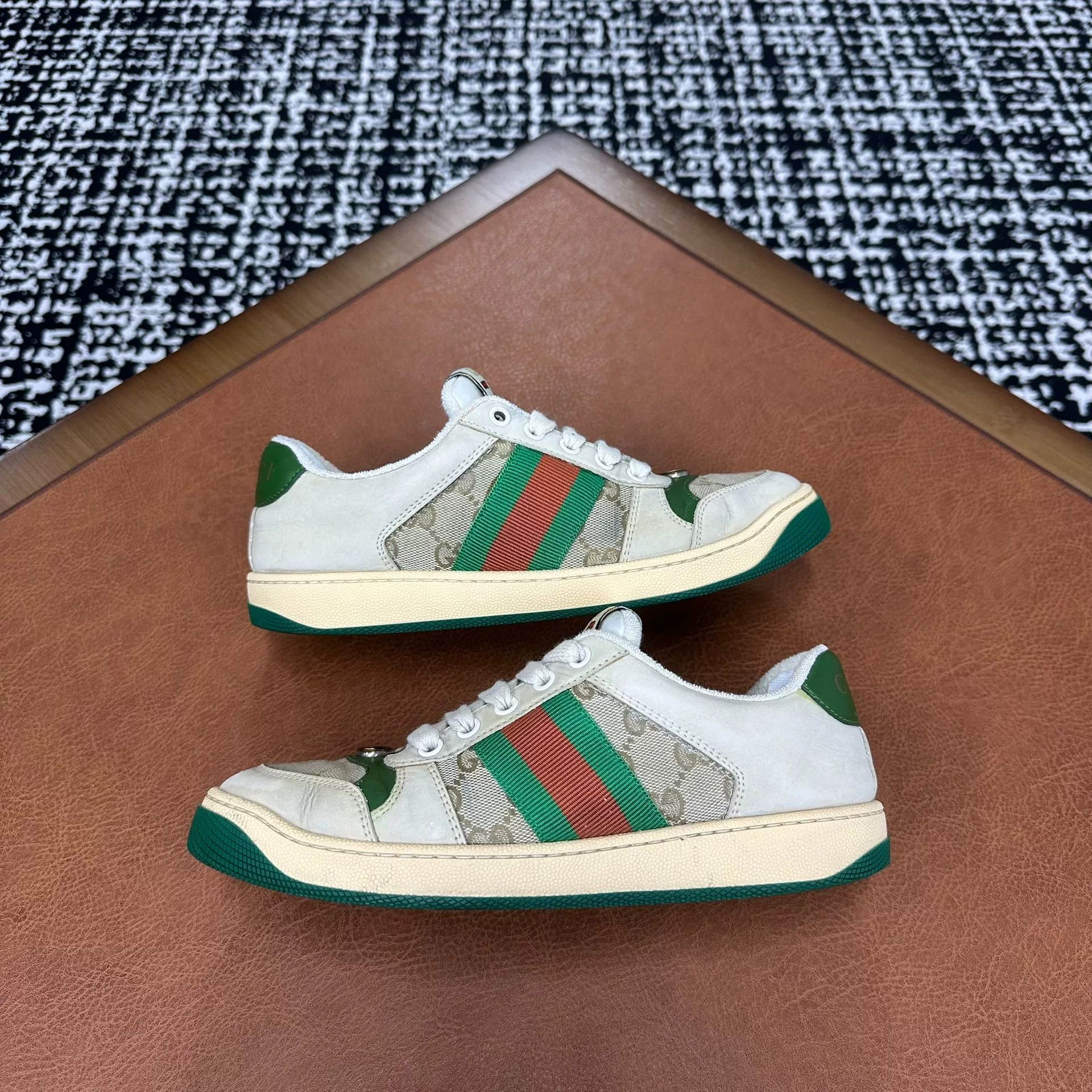 Gucci Gucci Green Lowtop Sneakers it_36-5 Women Size US 6.5 / IT 36.5 - 5 Thumbnail