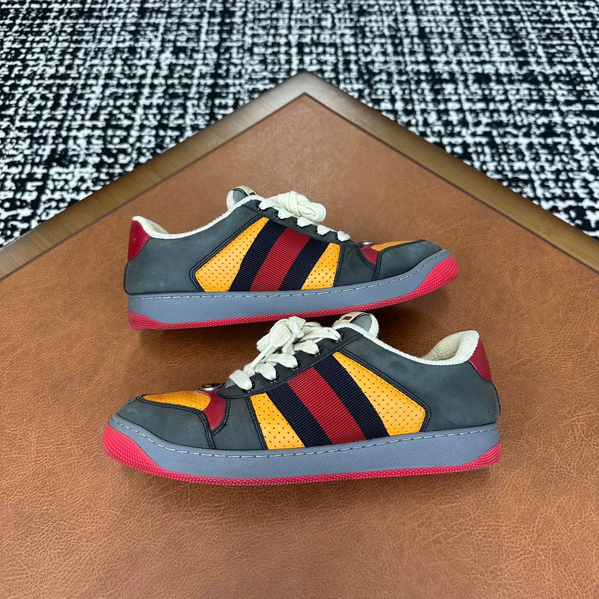 Gucci Gucci Yellow Lowtop Sneakers 6 Men Size US 6 / EU 39 - 6 Thumbnail