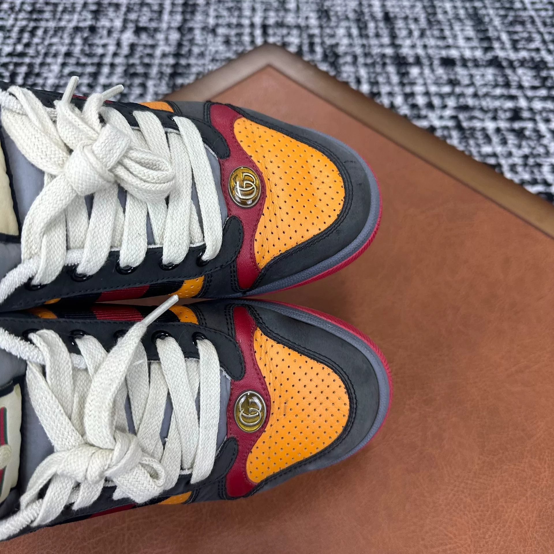 Gucci Gucci Yellow Lowtop Sneakers 6 Men Size US 6 / EU 39 - 2 Thumbnail