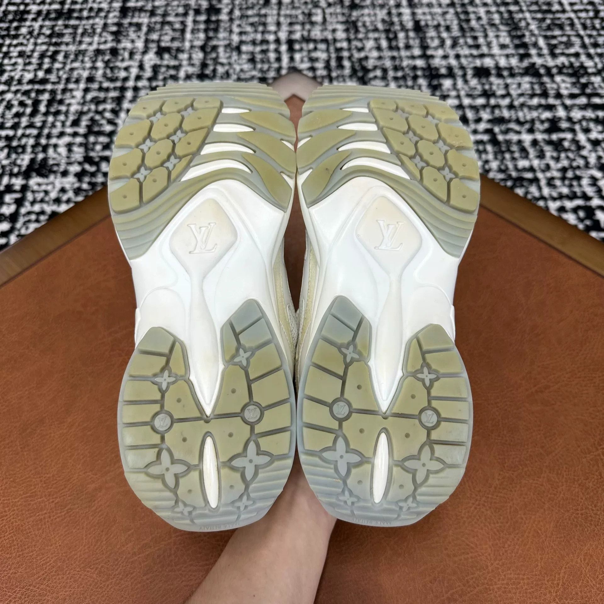 Louis Vuitton Louis Vuitton Lowtop Sneakers it_37-5 Women Size US 7.5 / IT 37.5 - 7 Thumbnail