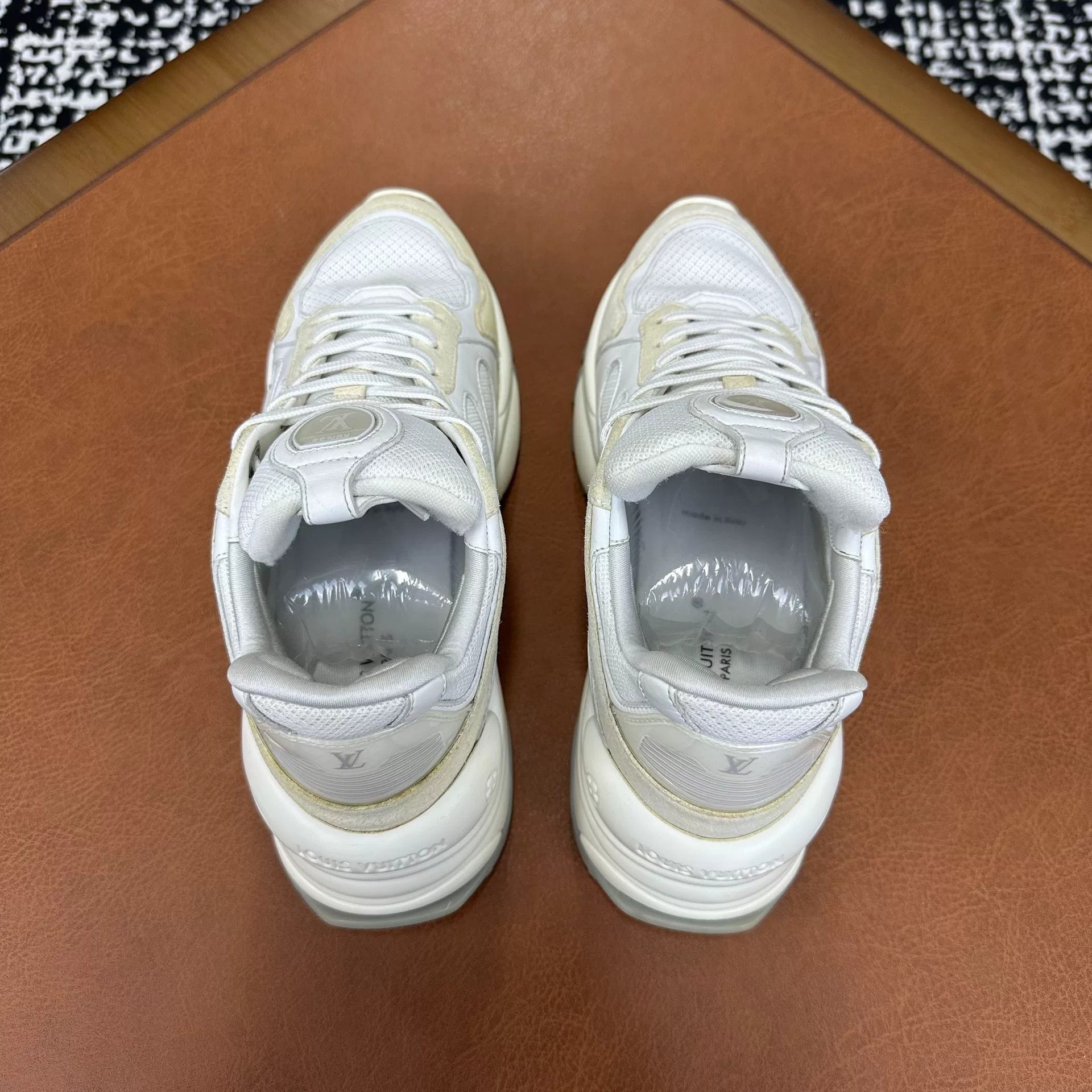 Louis Vuitton Louis Vuitton Lowtop Sneakers it_37-5 Women Size US 7.5 / IT 37.5 - 3 Thumbnail