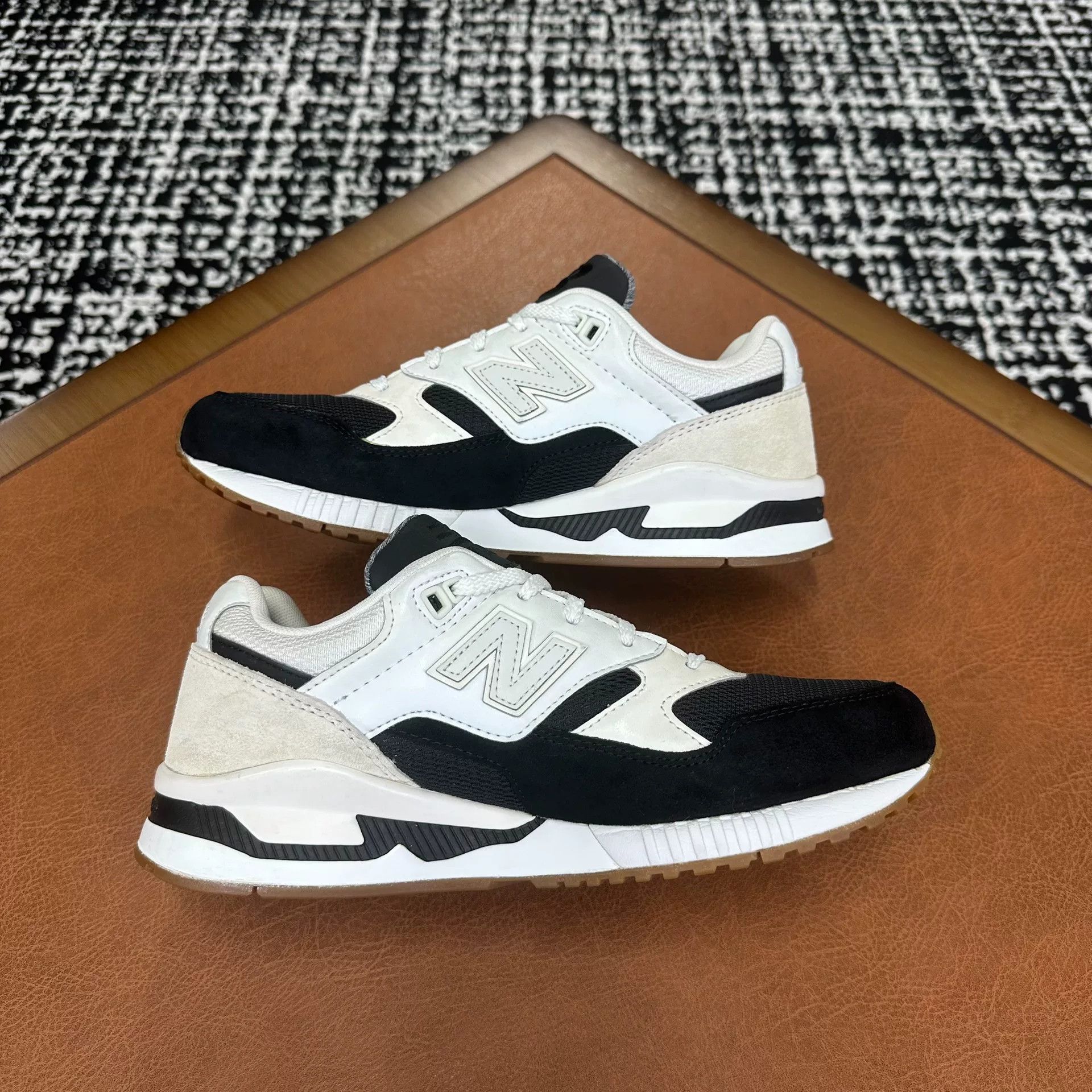 New Balance New Balance Casual White Lowtop Sneakers 7 Men Size US 7 / EU 40 - 7 Thumbnail