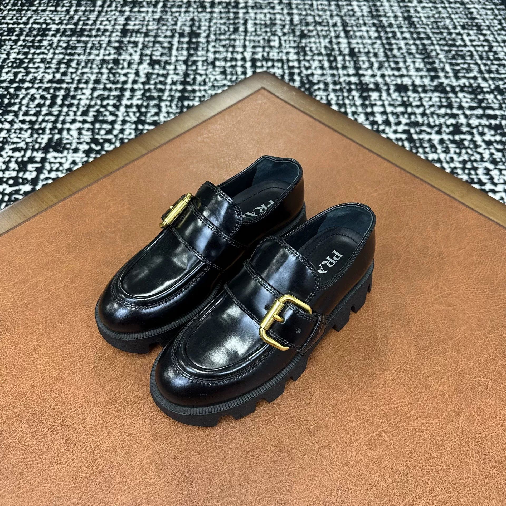 Prada Prada Metallic Black Lowtop Sneakers it_36 Women Size US 6 / IT 36 - 2 Thumbnail