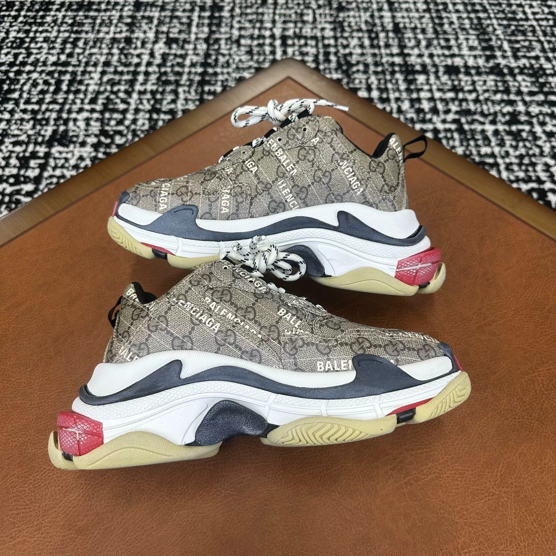 Balenciaga Balenciaga Brown Lowtop Sneakers it_36 Women Size US 6 / IT 36 - 6 Thumbnail