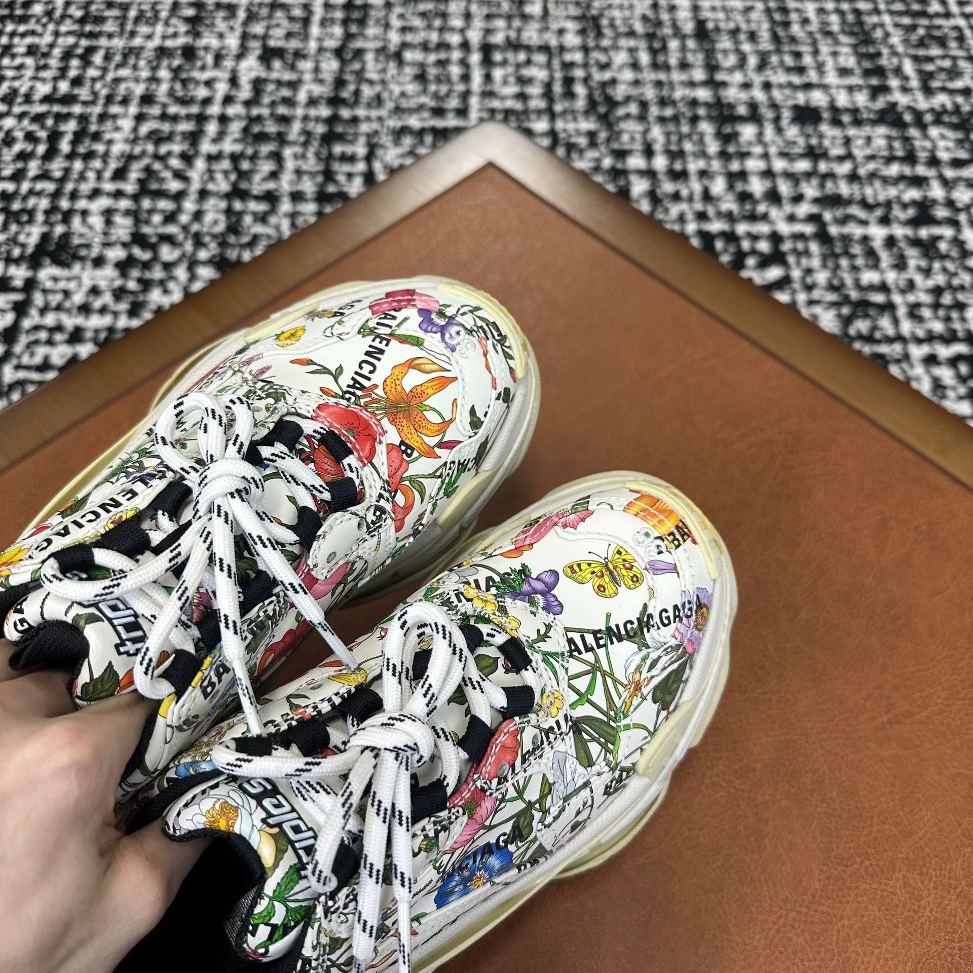 Balenciaga Balenciaga White Lowtop Sneakers it_36 Women Size US 6 / IT 36 - 4 Thumbnail