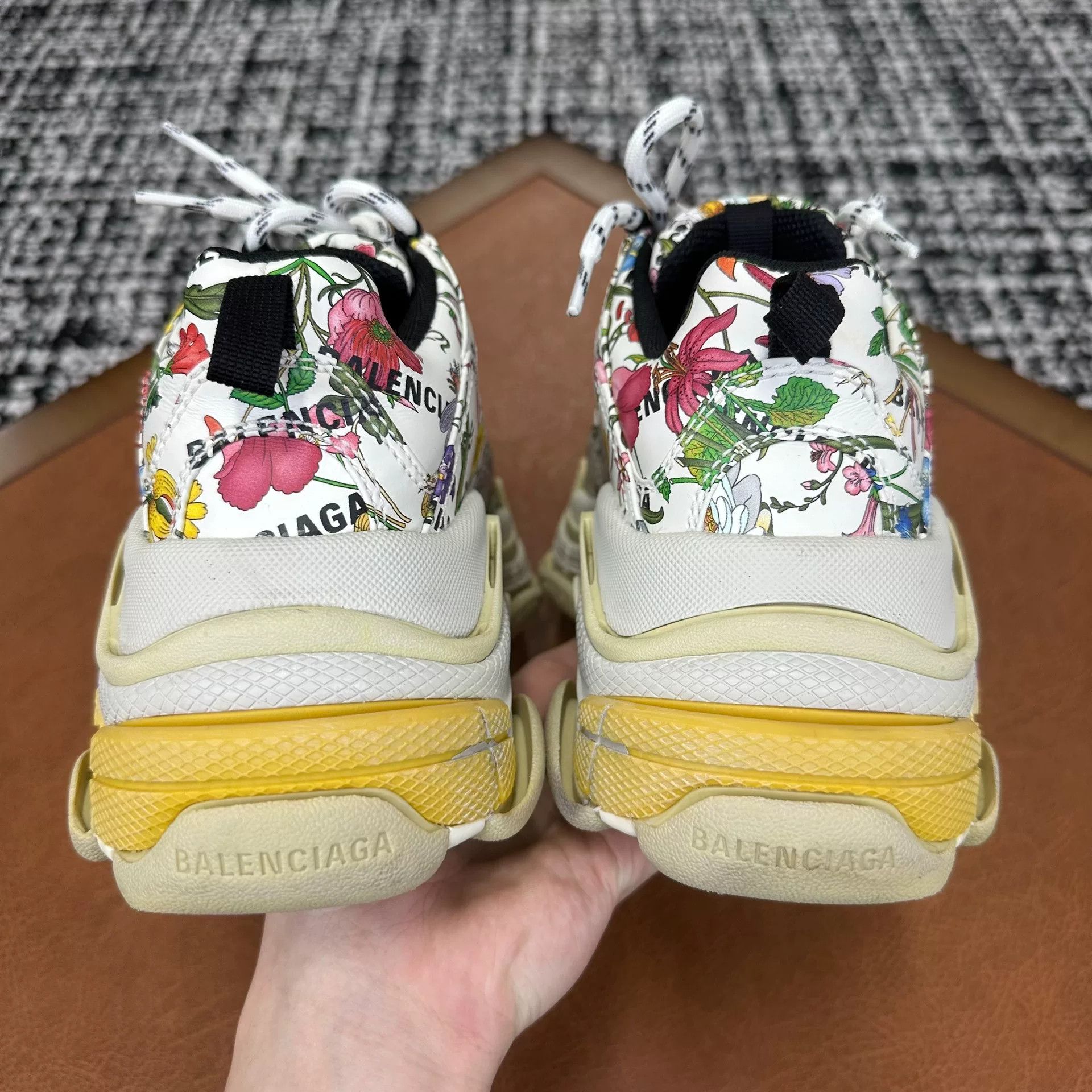 Balenciaga Balenciaga White Lowtop Sneakers it_36 Women Size US 6 / IT 36 - 8 Thumbnail