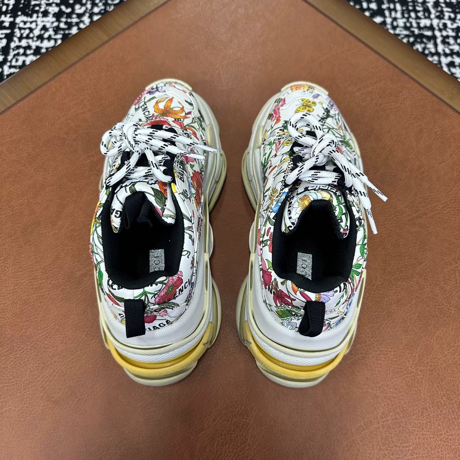 Balenciaga Balenciaga White Lowtop Sneakers it_36 Women Size US 6 / IT 36 - 3 Thumbnail