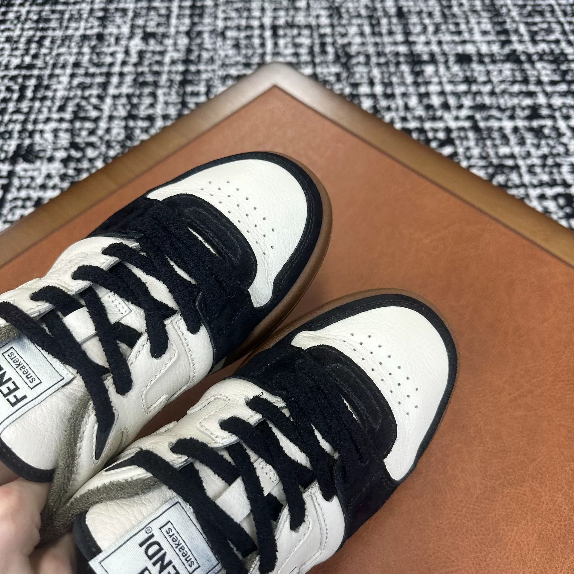 Fendi Fendi Black Lowtop Sneakers 10 Men Size US 10 / EU 43 - 3 Thumbnail