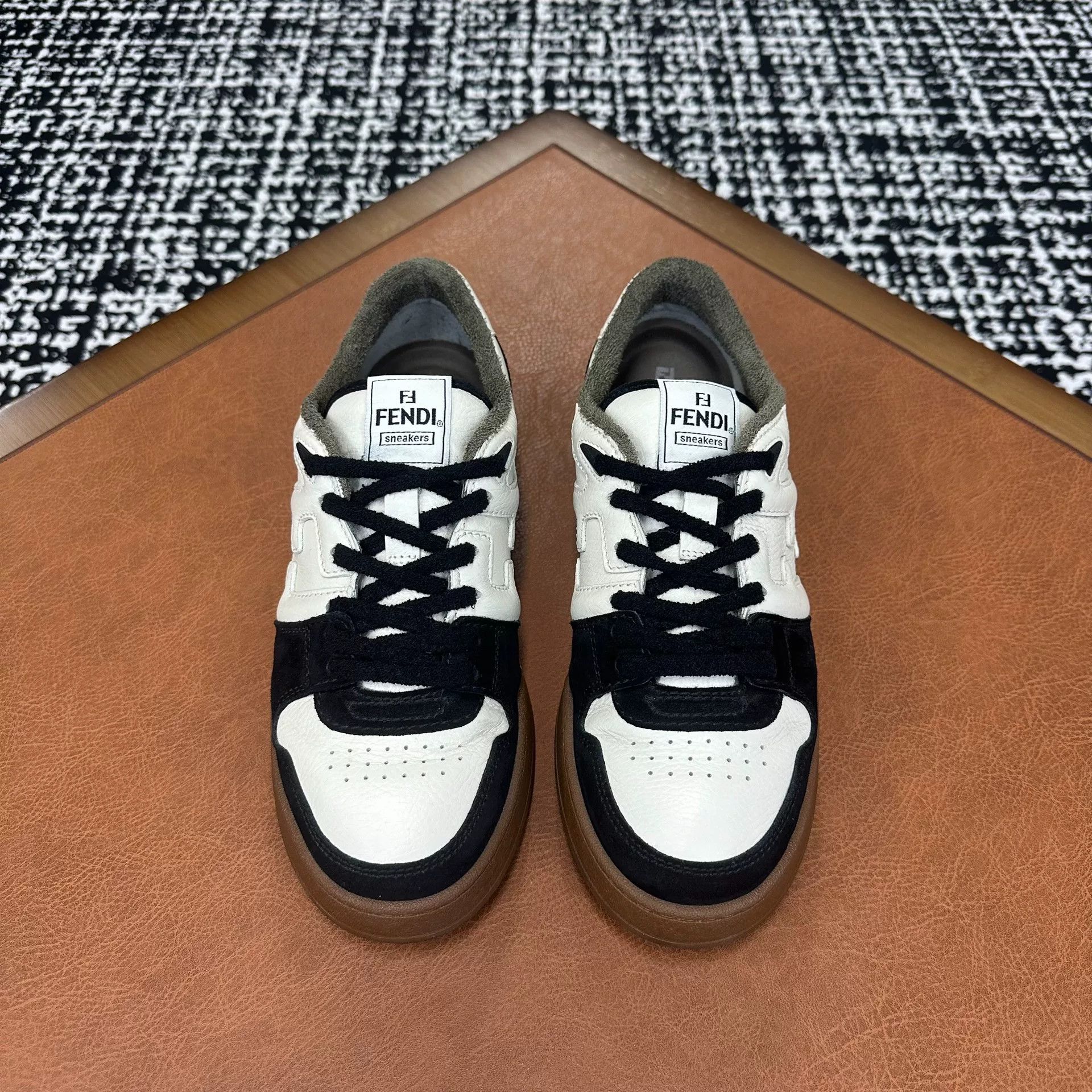 Fendi Fendi Black Lowtop Sneakers 10 Men Size US 10 / EU 43 - 2 Thumbnail