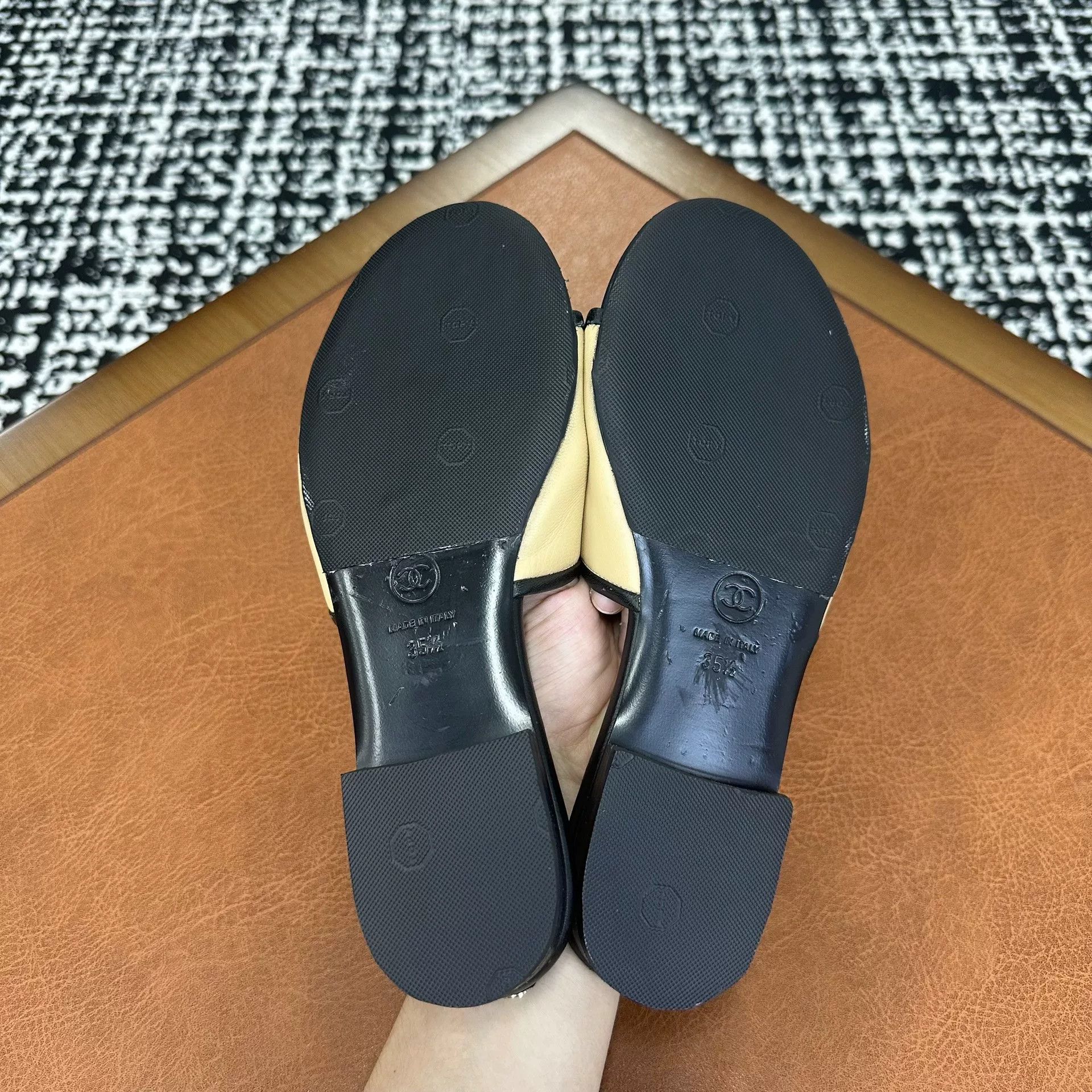 Chanel Chanel Retro Printed Black Sandals it_35-5 Women Size US 5.5 / IT 35.5 - 7 Thumbnail