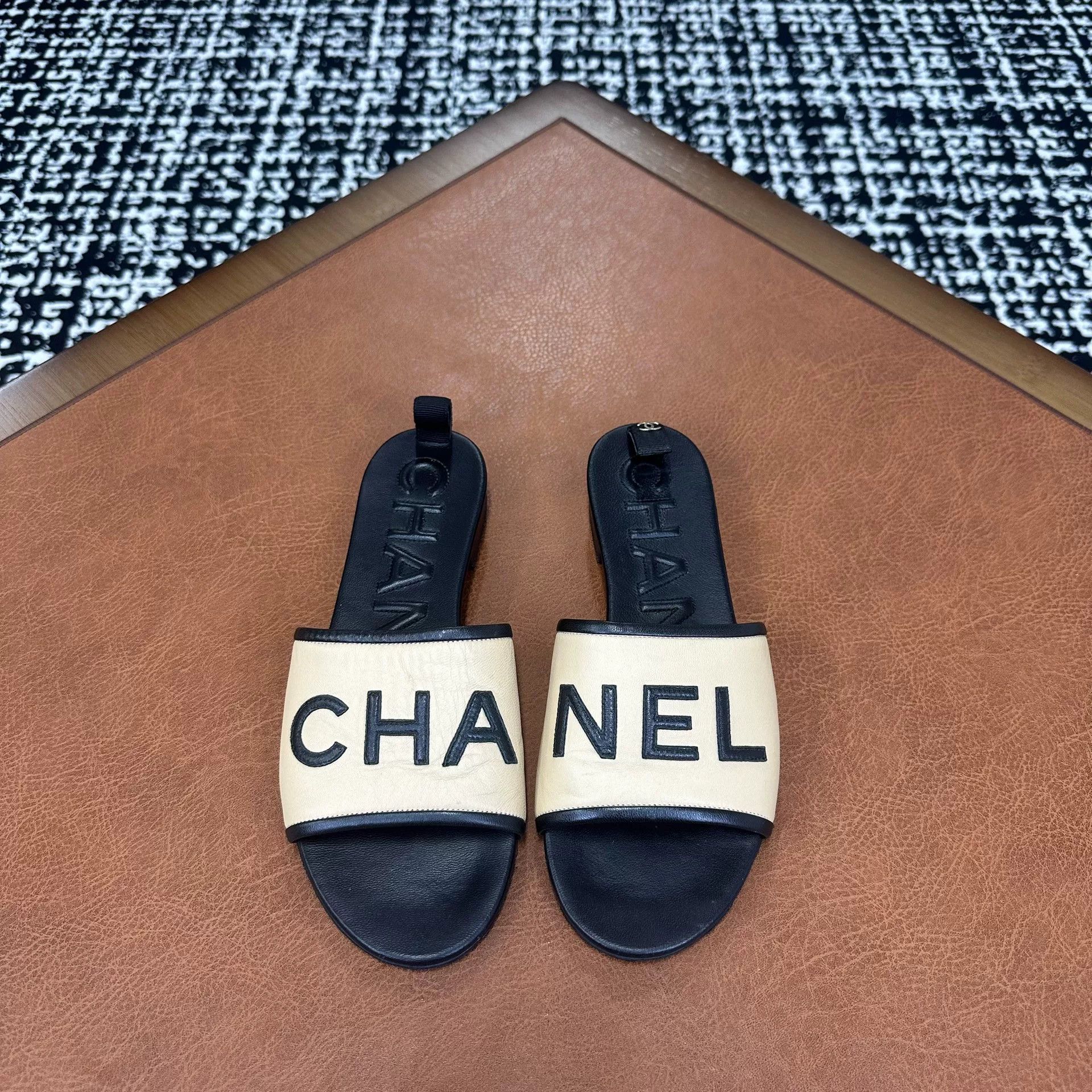 Chanel Chanel Retro Printed Black Sandals it_35-5 Women Size US 5.5 / IT 35.5 - 2 Thumbnail