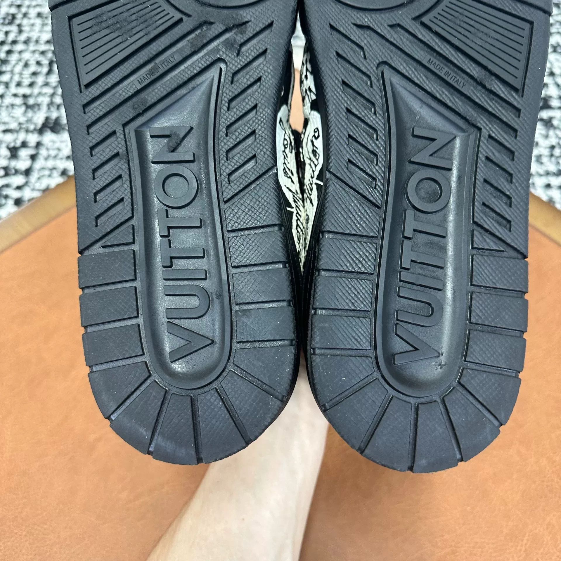 Louis Vuitton Louis Vuitton Training Printed Black Lowtop Sneakers 10 Men Size US 10 / EU 43 - 9 Thumbnail