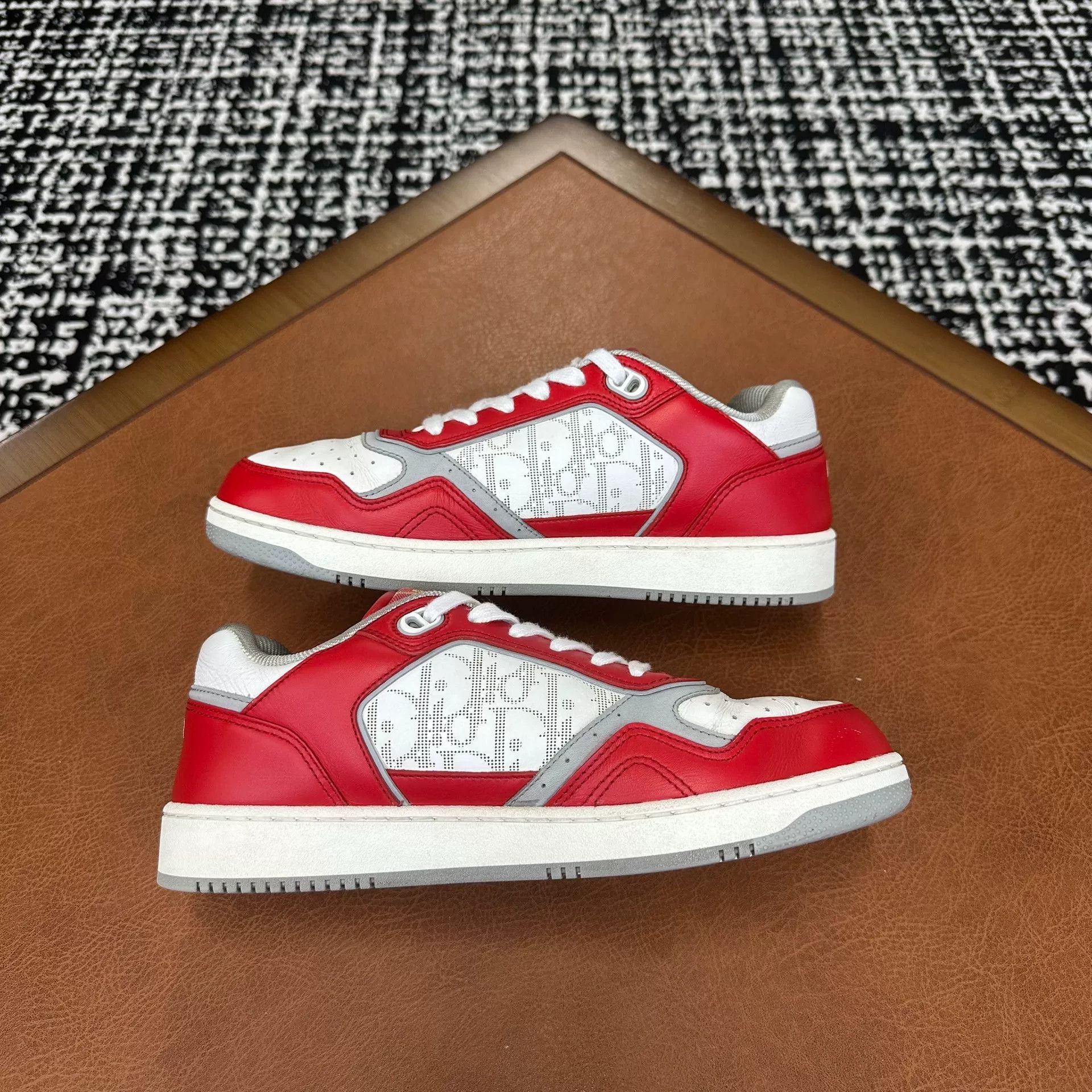 Dior Dior Limited Printed Red Lowtop Sneakers 7 Men Size US 7 / EU 40 - 6 Thumbnail