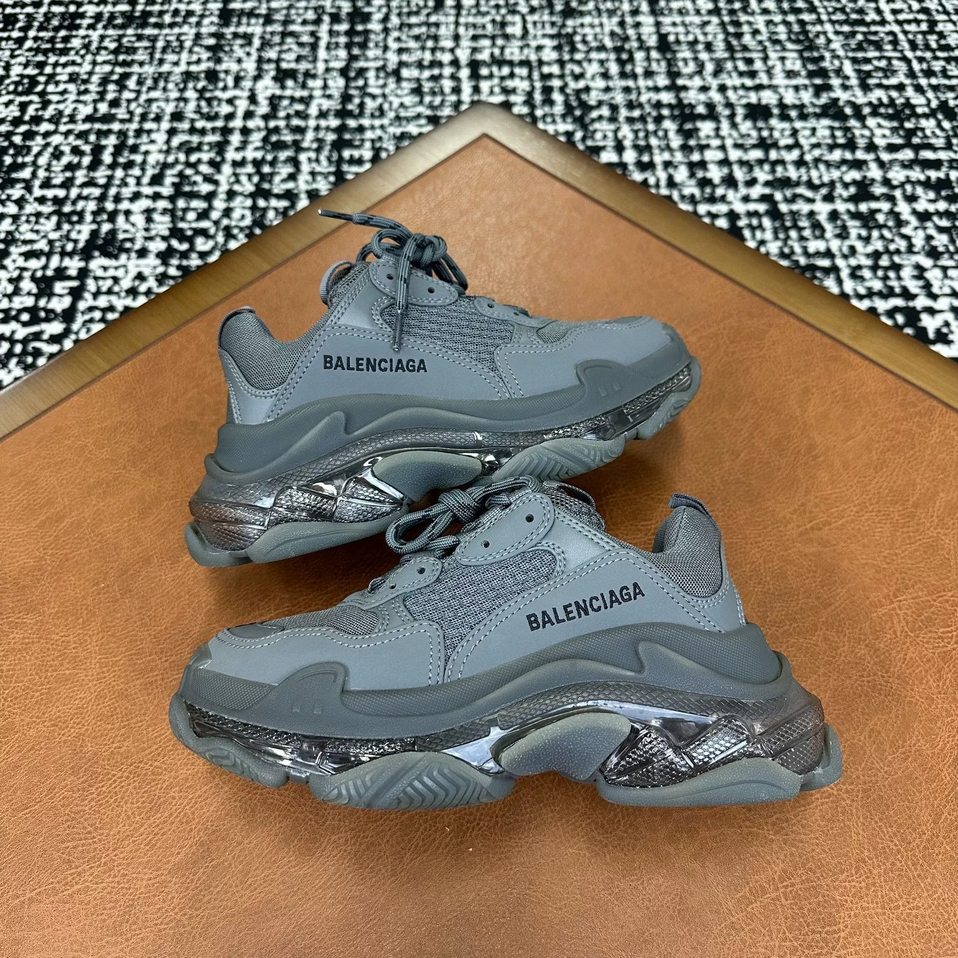Balenciaga Balenciaga Black Lowtop Sneakers it_36 Women Size US 6 / IT 36 - 5 Thumbnail