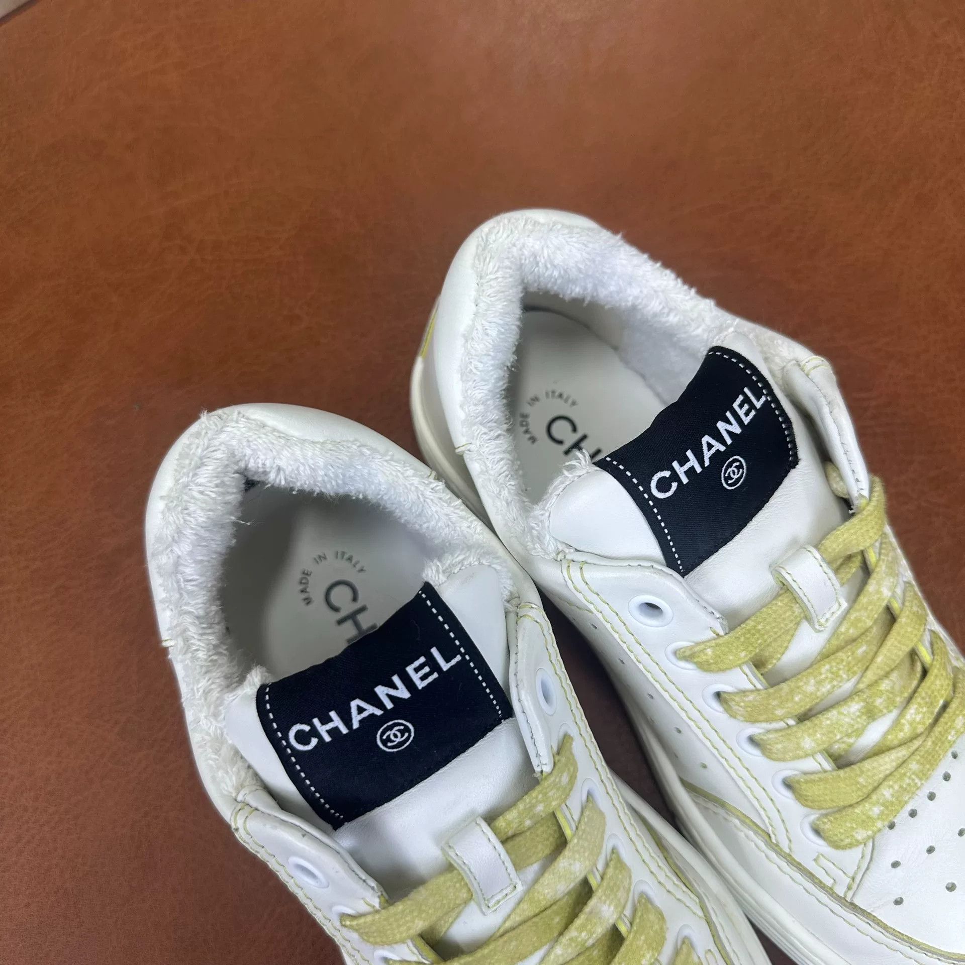 Chanel Chanel Retro Yellow Lowtop Sneakers it_35 Women Size US 5 / IT 35 - 8 Thumbnail