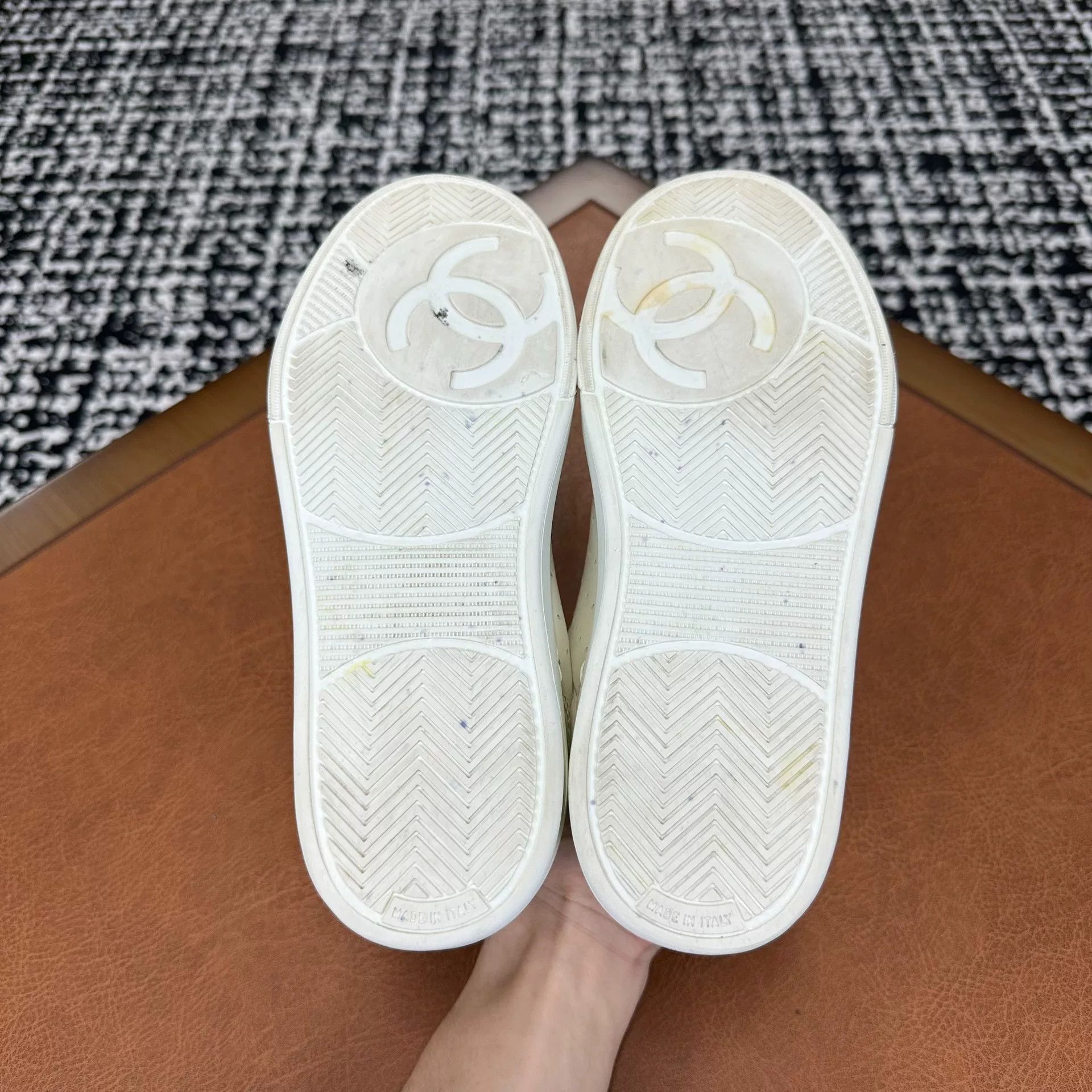 Chanel Chanel Retro Yellow Lowtop Sneakers it_35 Women Size US 5 / IT 35 - 9 Thumbnail