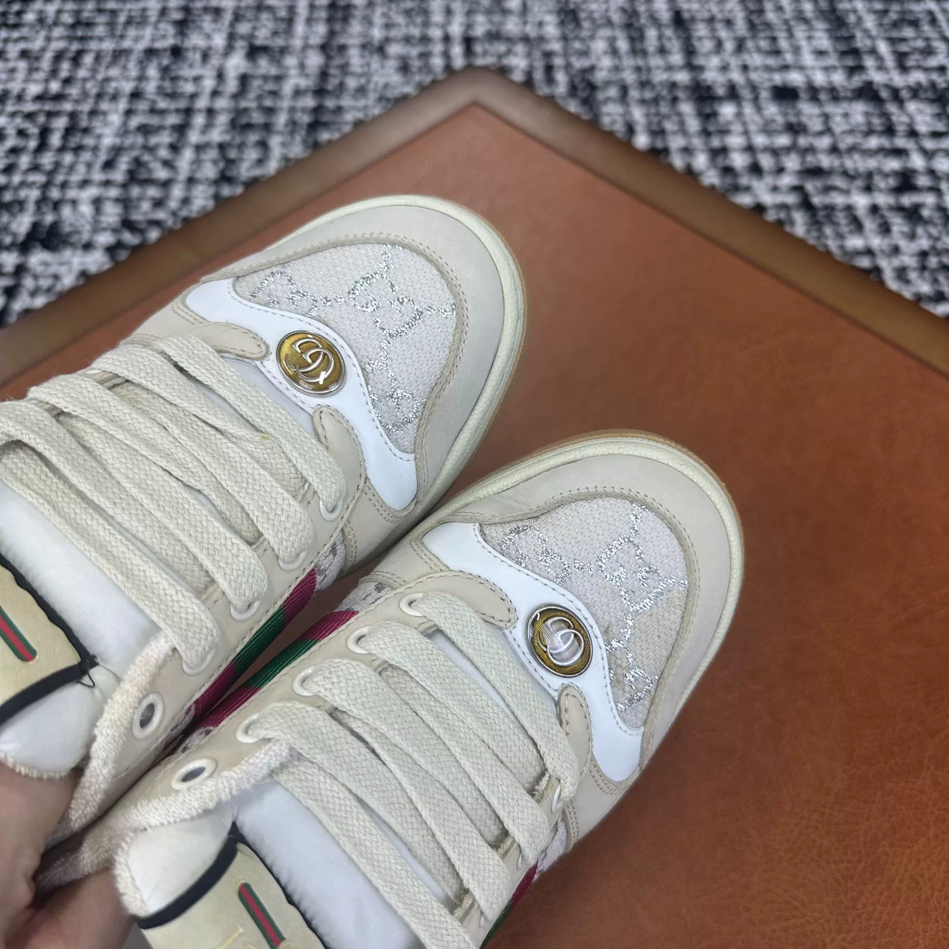 Gucci Gucci Beige Lowtop Sneakers it_35-5 Women Size US 5.5 / IT 35.5 - 5 Thumbnail