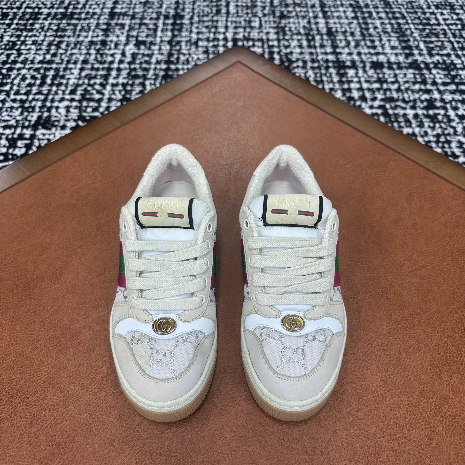 Gucci Gucci Beige Lowtop Sneakers it_35-5 Women Size US 5.5 / IT 35.5 - 2 Thumbnail