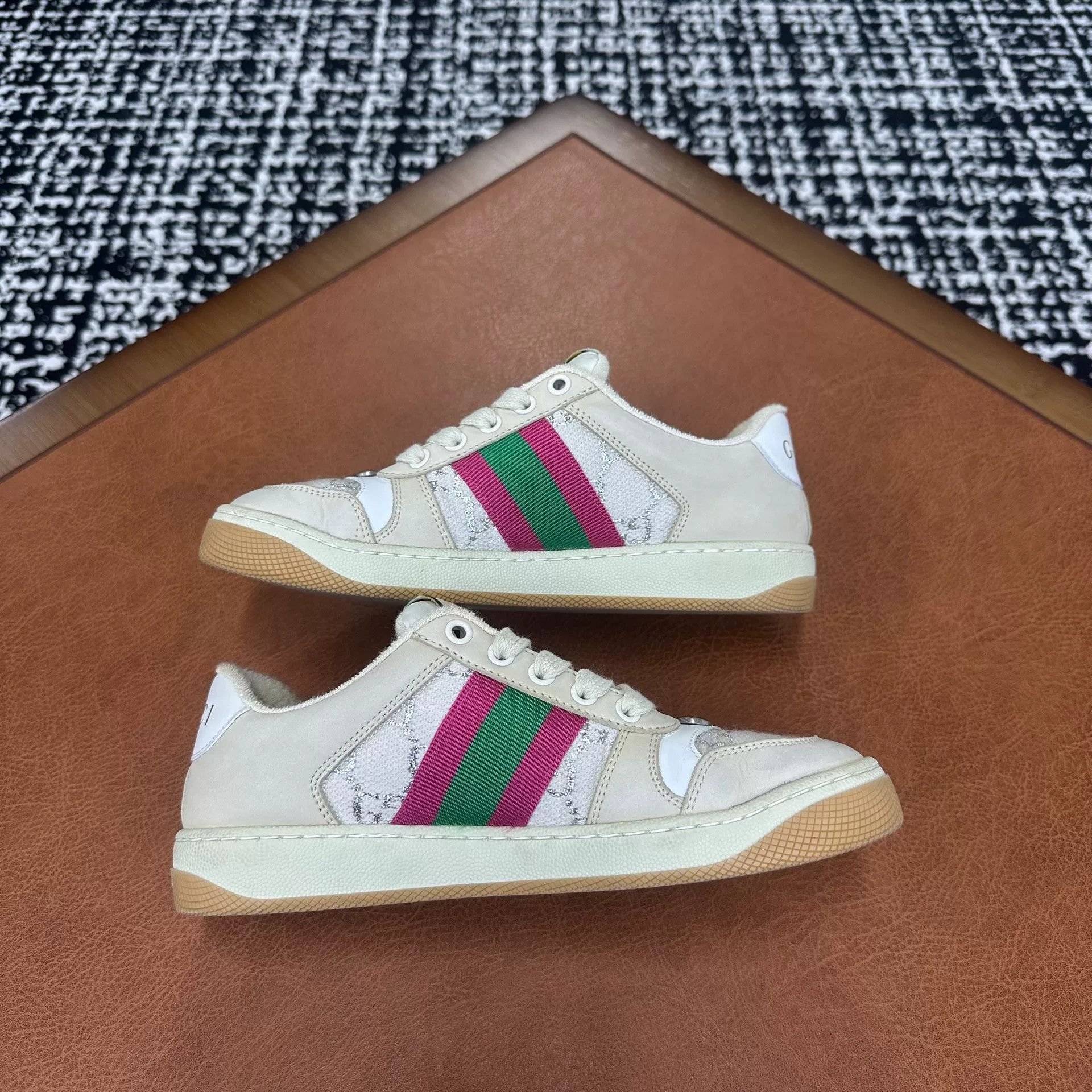 Gucci Gucci Beige Lowtop Sneakers it_35-5 Women Size US 5.5 / IT 35.5 - 7 Thumbnail