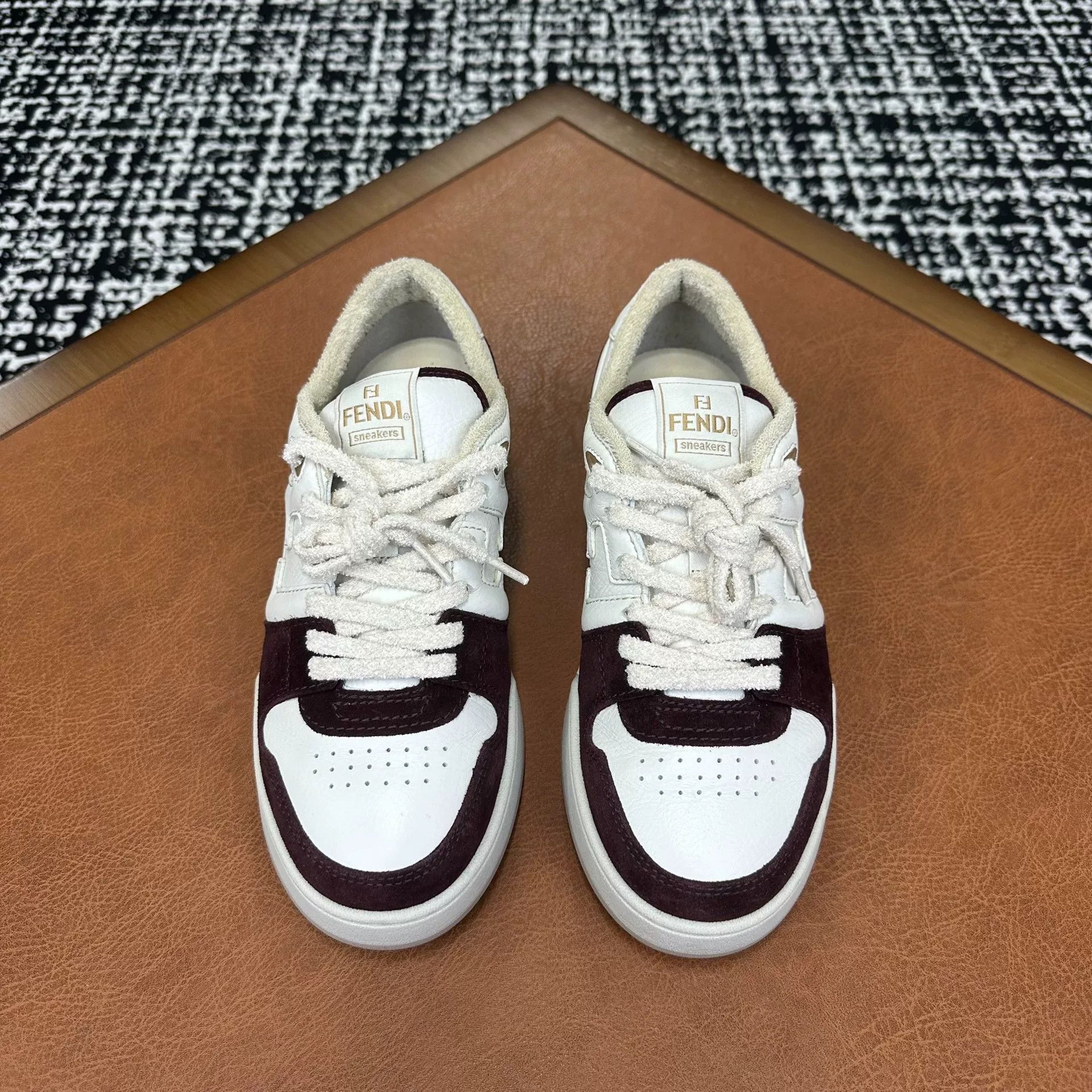 Fendi Fendi Red Lowtop Sneakers 8 Men Size US 8 / EU 41 - 2 Thumbnail