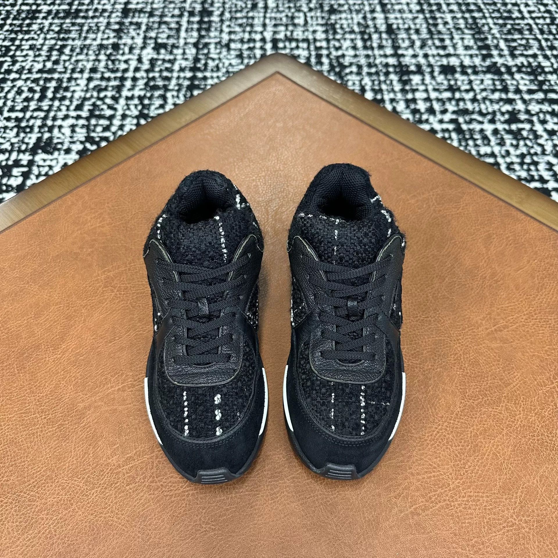 Chanel Chanel Casual Black Lowtop Sneakers it_35-5 Women Size US 5.5 / IT 35.5 - 2 Thumbnail