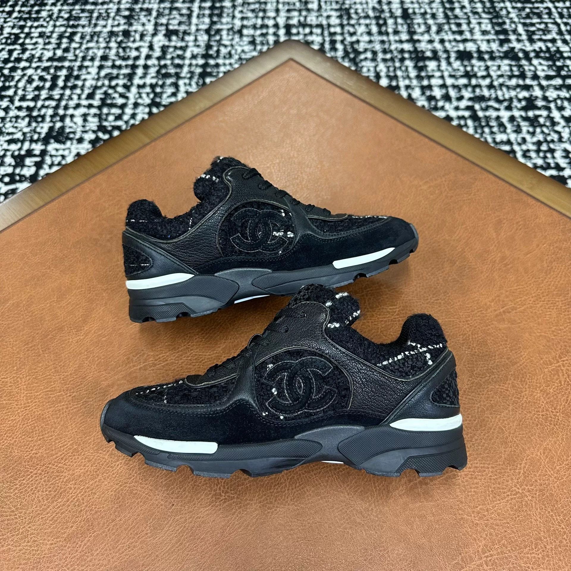 Chanel Chanel Casual Black Lowtop Sneakers it_35-5 Women Size US 5.5 / IT 35.5 - 6 Thumbnail