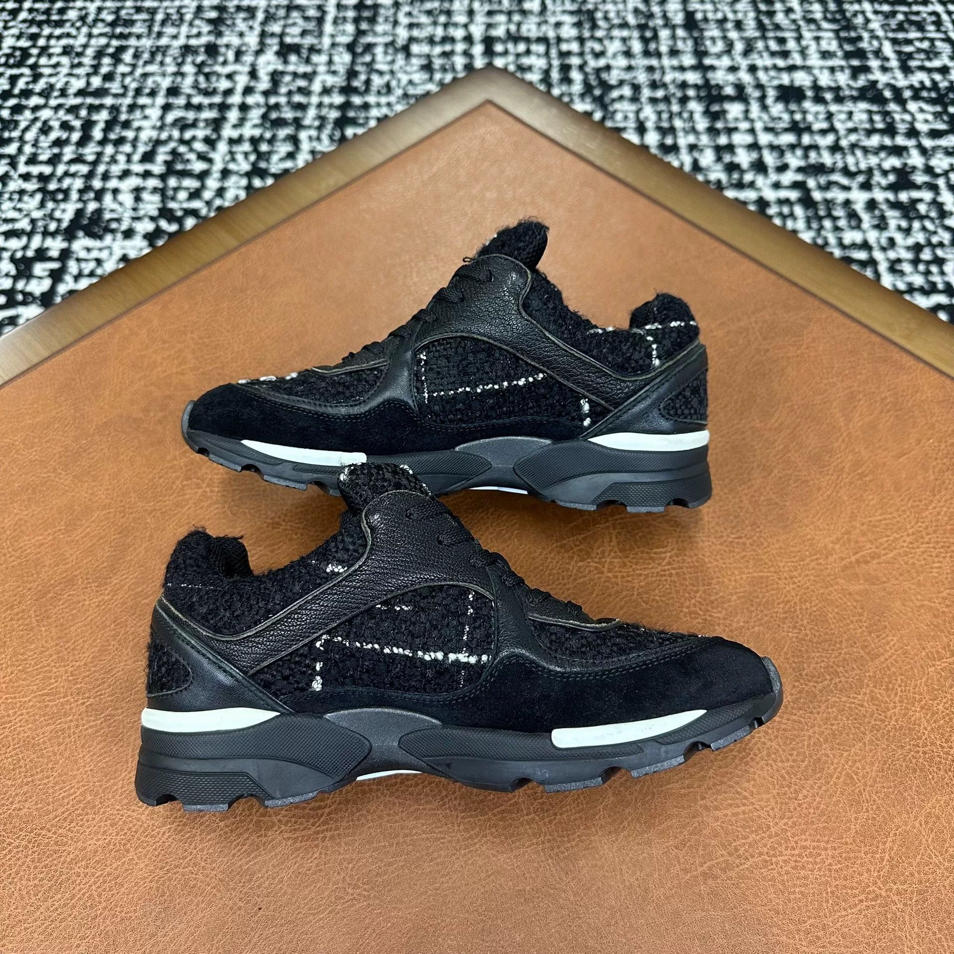 Chanel Chanel Casual Black Lowtop Sneakers it_35-5 Women Size US 5.5 / IT 35.5 - 7 Thumbnail