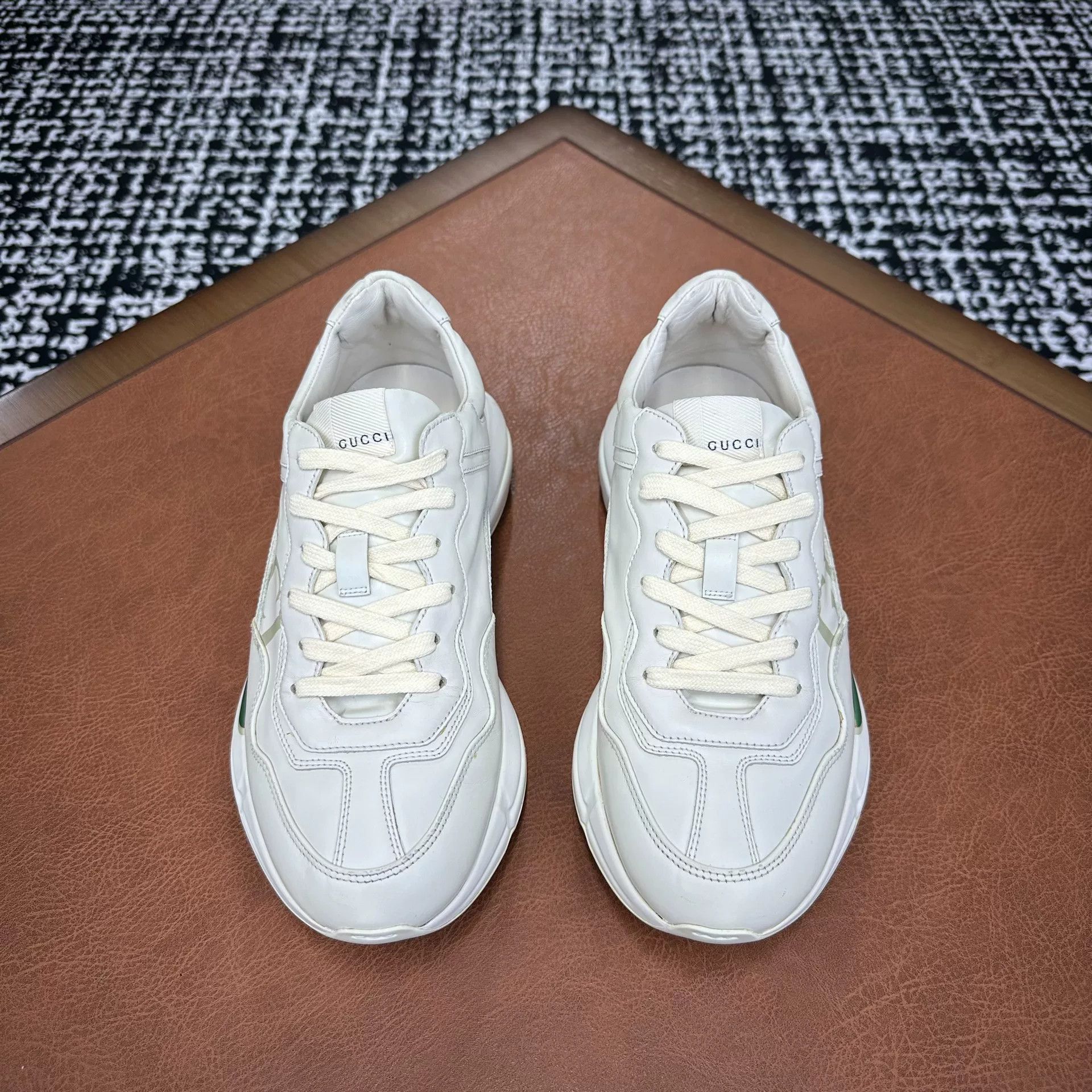 Gucci Gucci Printed Lowtop Sneakers 8 Men Size US 8 / EU 41 - 2 Thumbnail