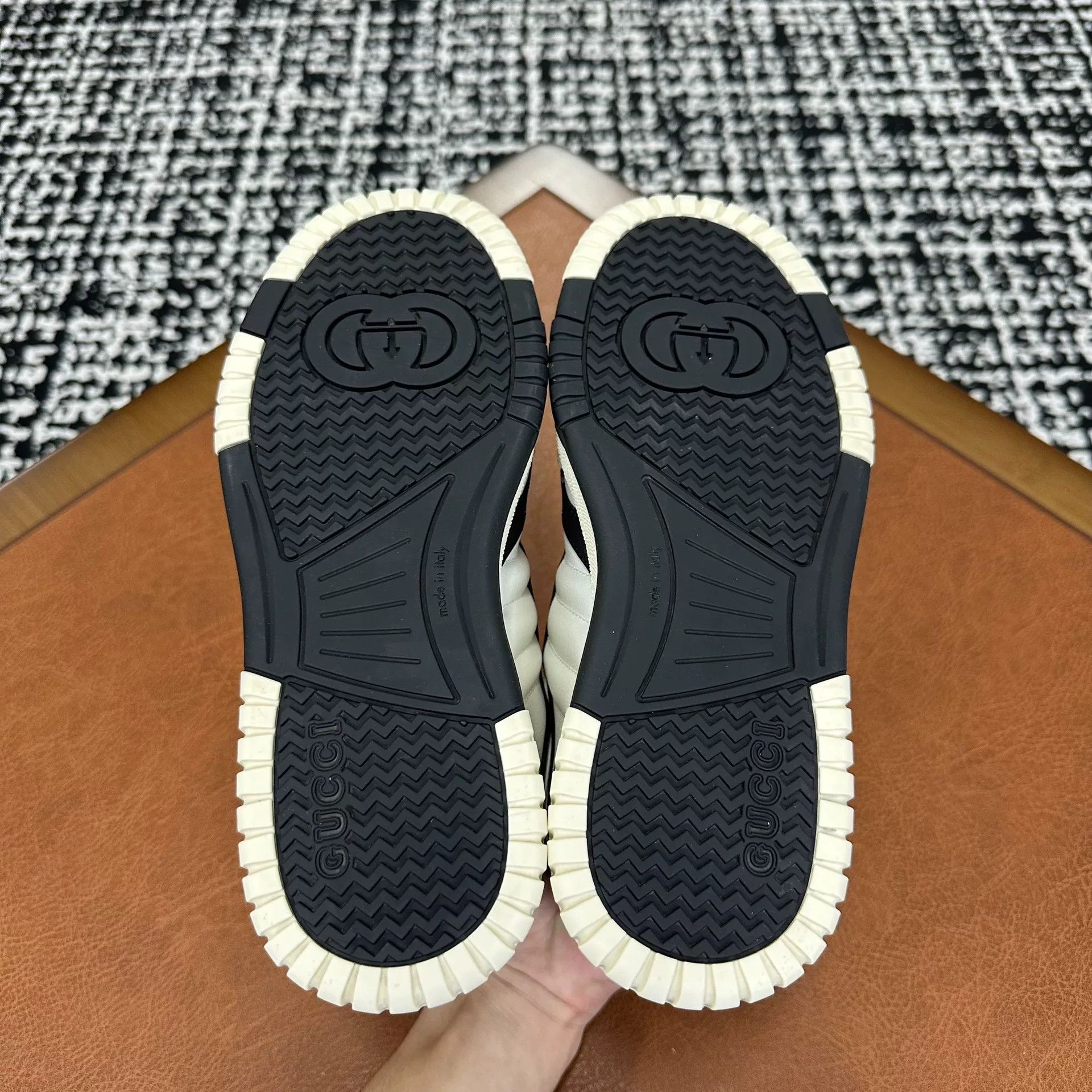 Gucci Gucci Leather Black Lowtop Sneakers it_36 Women Size US 6 / IT 36 - 8 Thumbnail