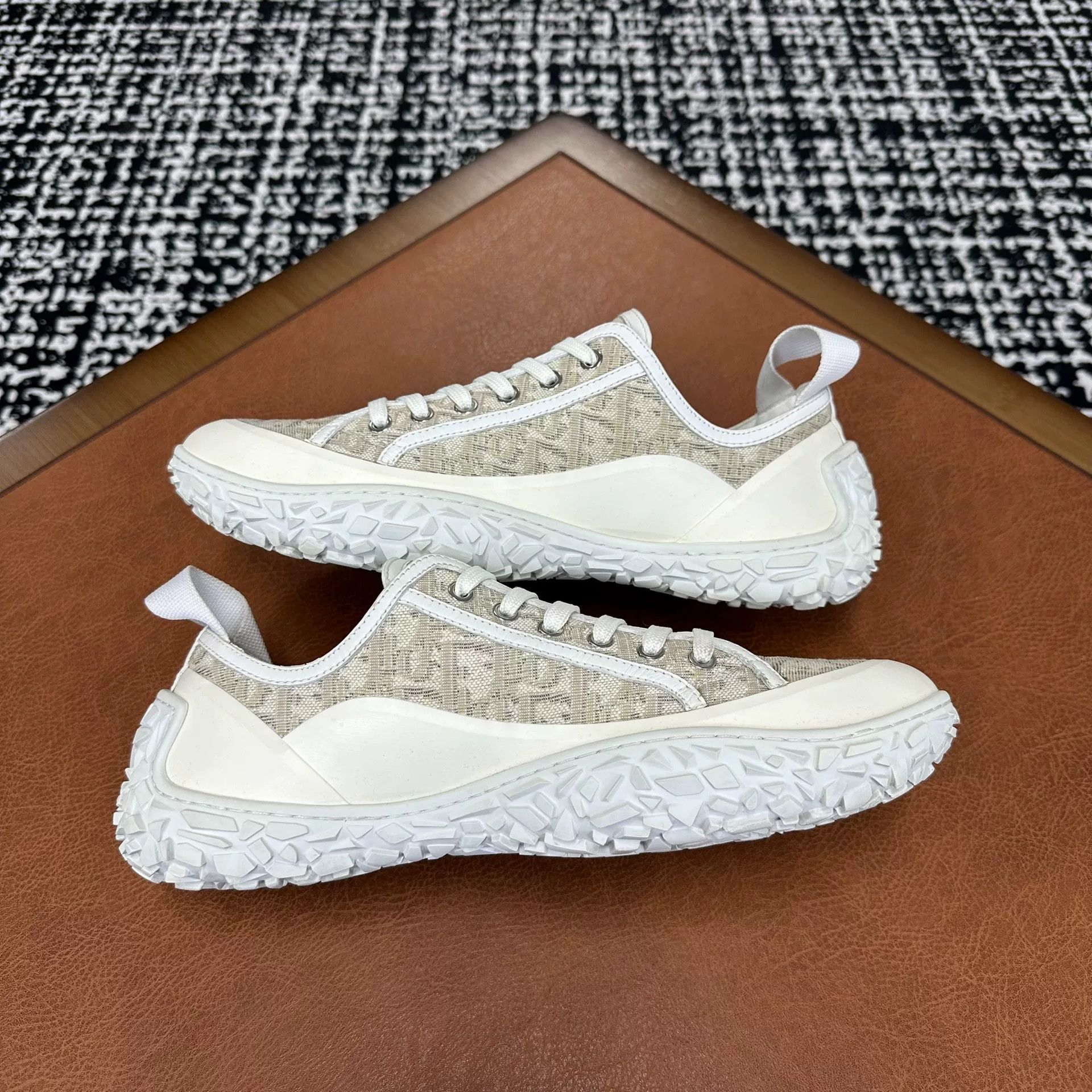 Dior Dior Casual White Lowtop Sneakers 10 Men Size US 10 / EU 43 - 7 Thumbnail